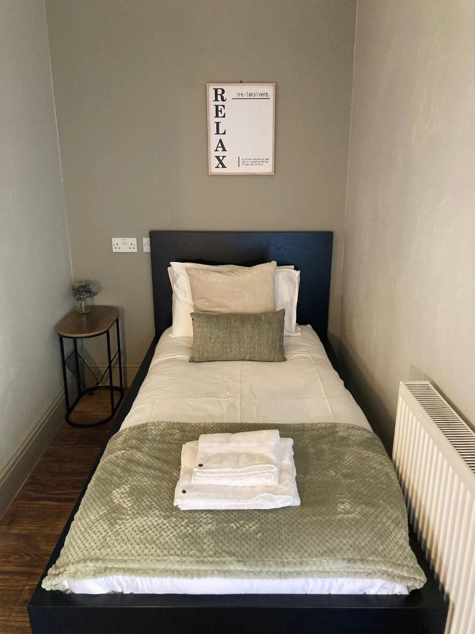 Bed in Blue Ball Inn, Sandygate, Exeter
