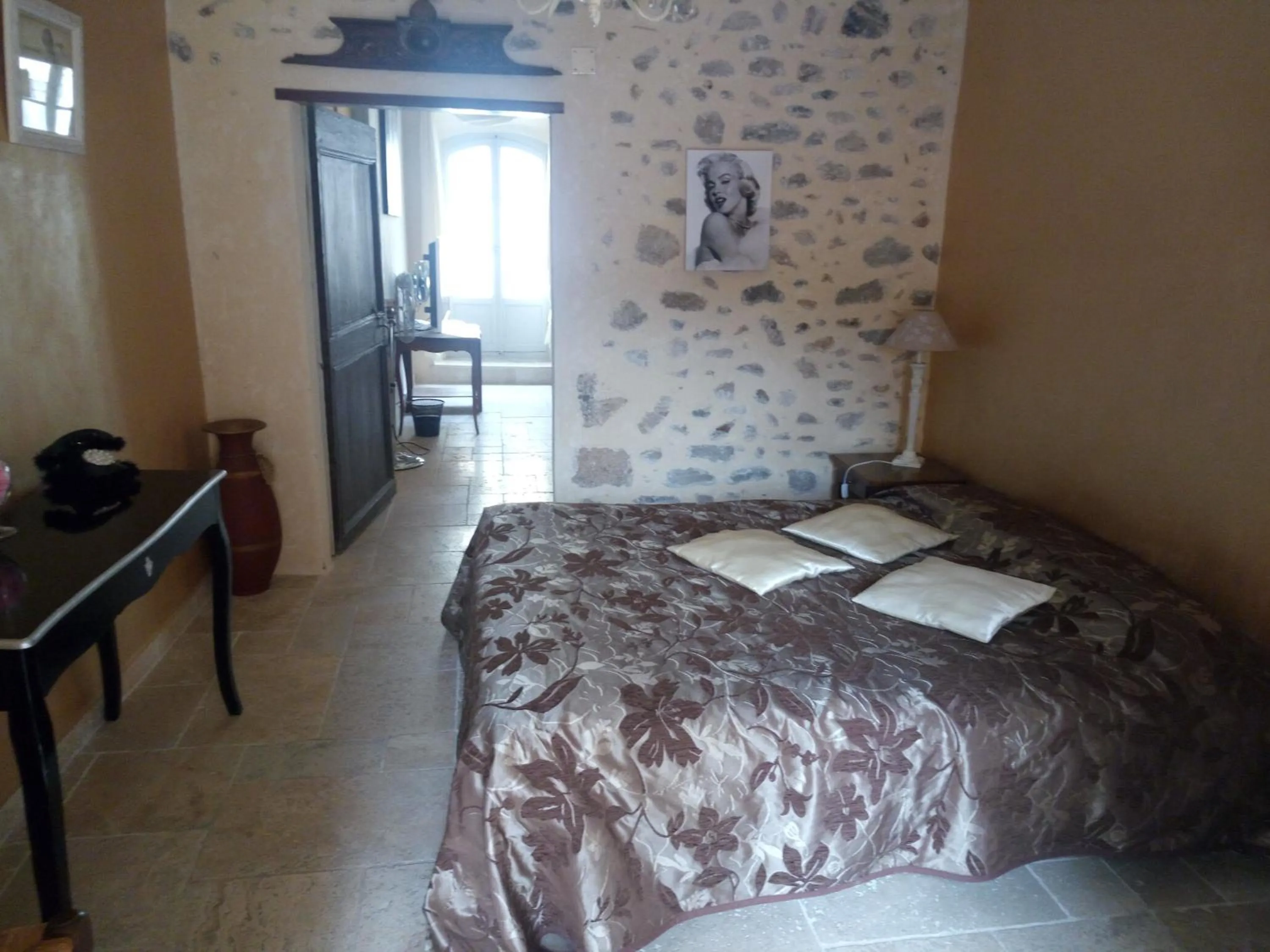 Day, Bed in Hotel l'Oronge