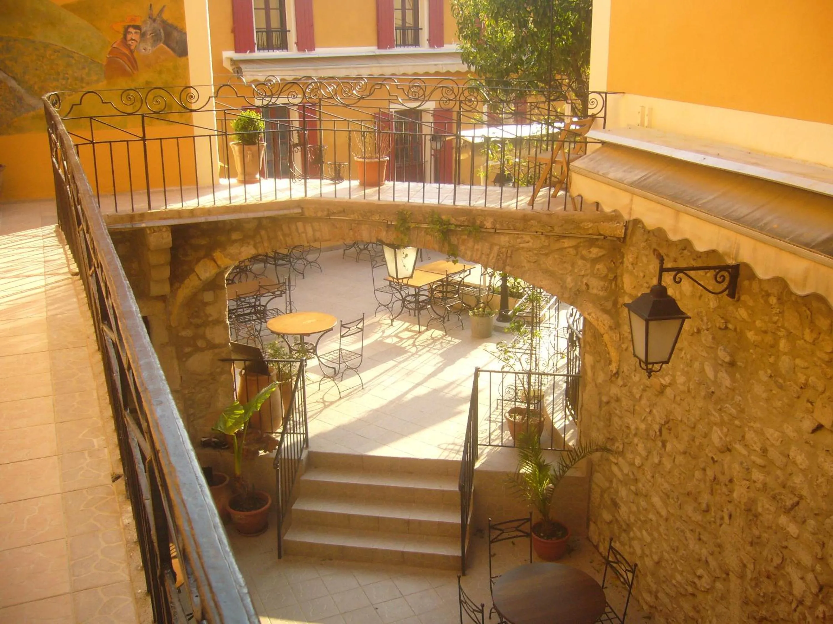Facade/entrance in Hotel l'Oronge