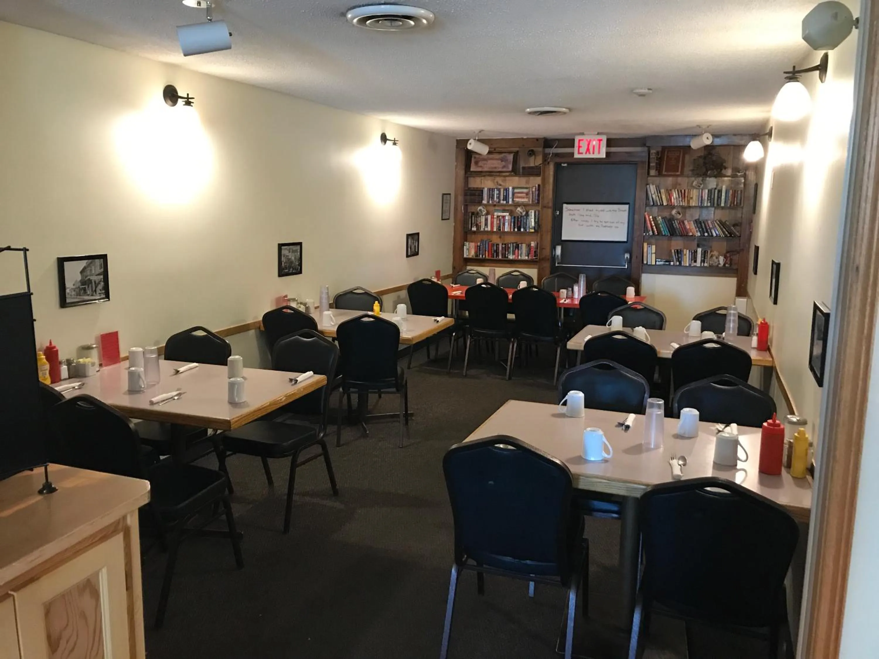 Restaurant/places to eat in The Home Hotel