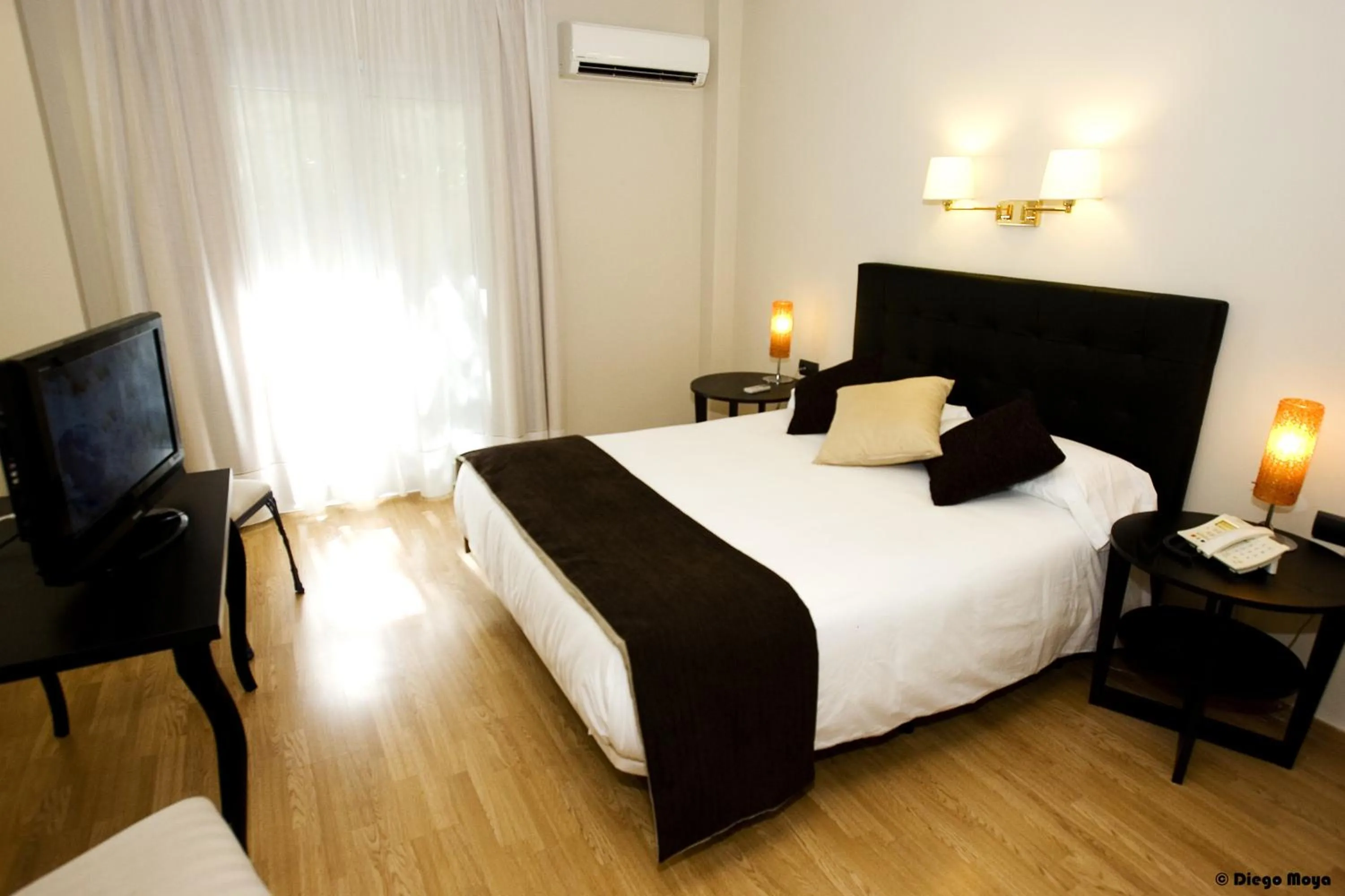 Photo of the whole room, Bed in Vernisa