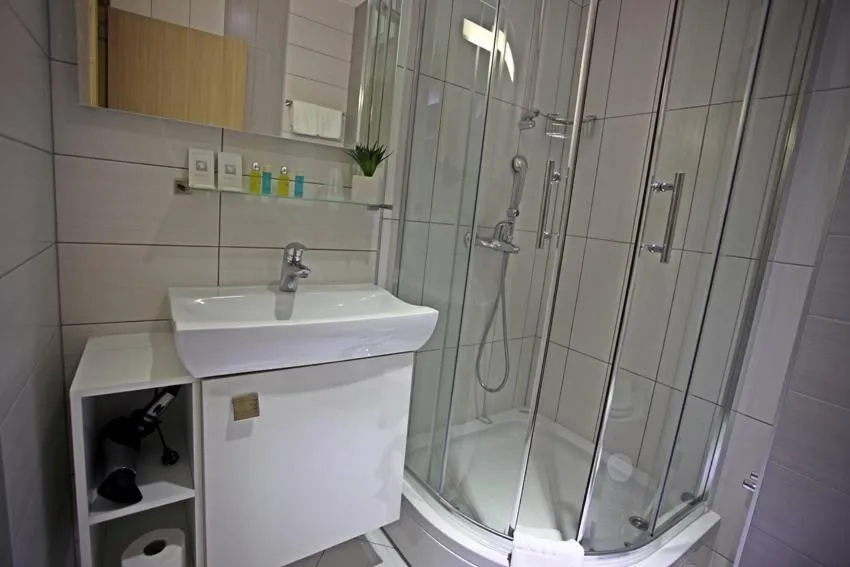 Shower in Hotel Herceg