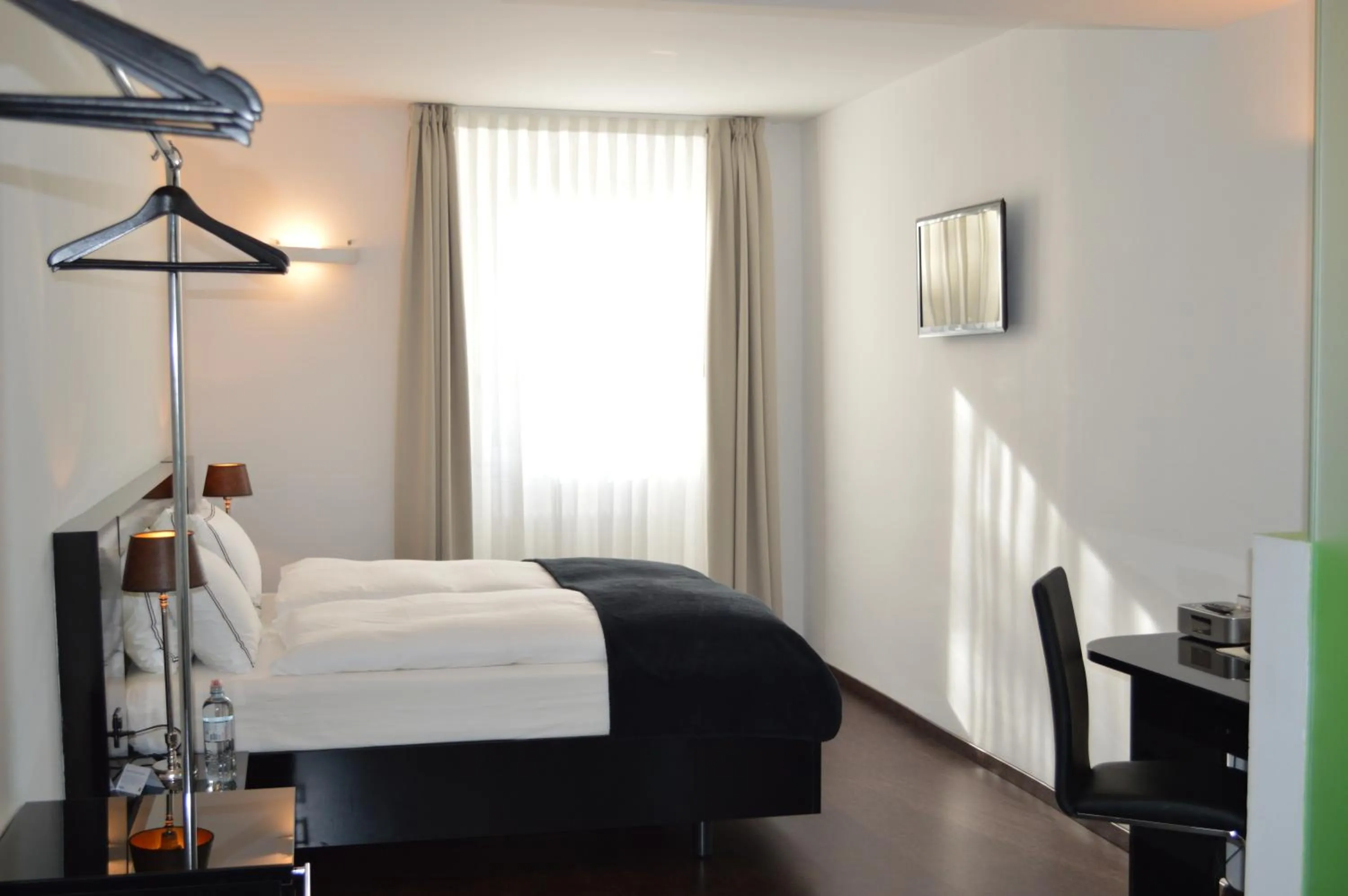 La Rinascente Locarno - Historic Center - Suites & Rooms - Easy Self Check-In