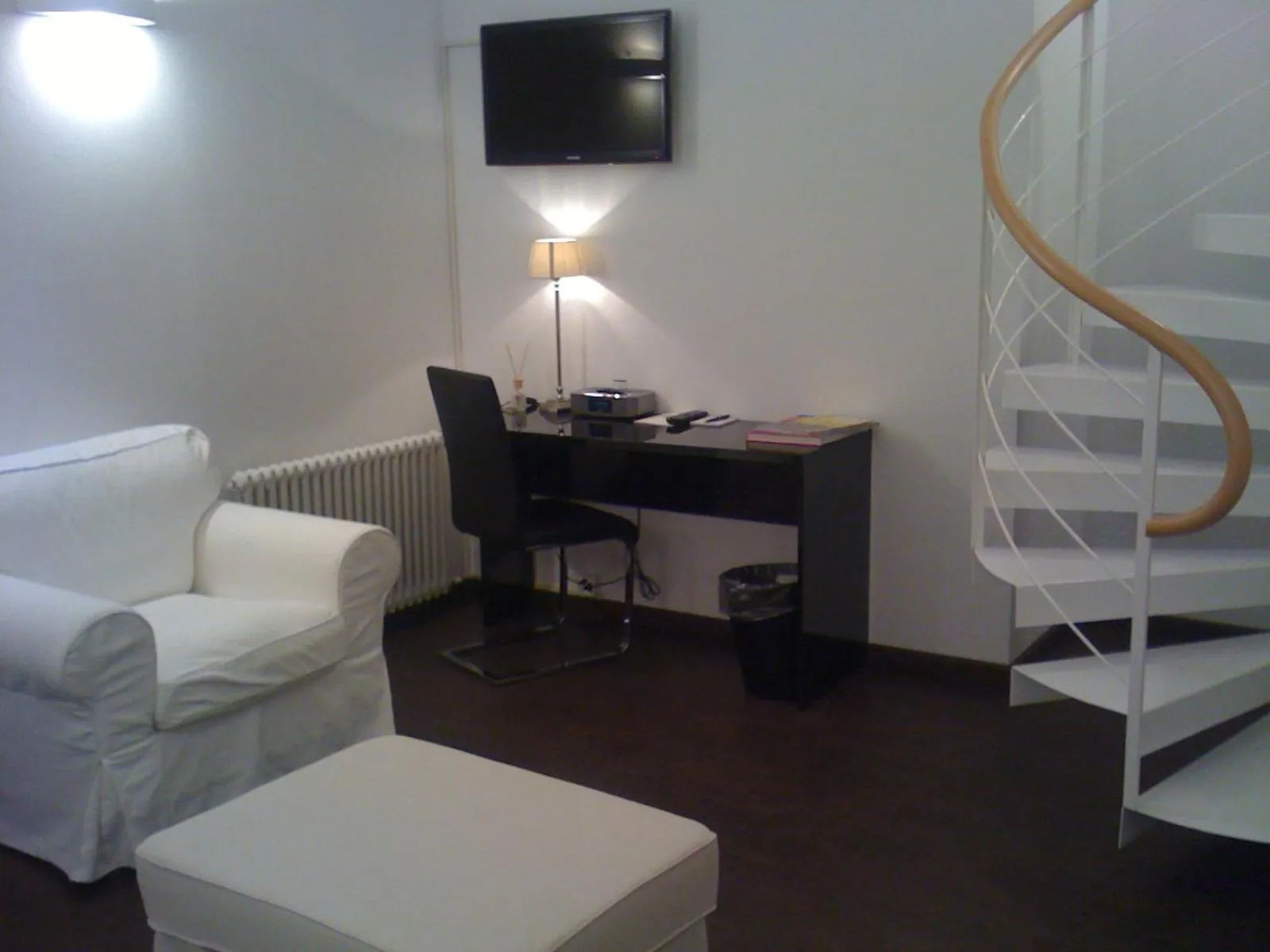 Living room in La Rinascente Locarno - Historic Center - Suites & Rooms - Easy Self Check-In
