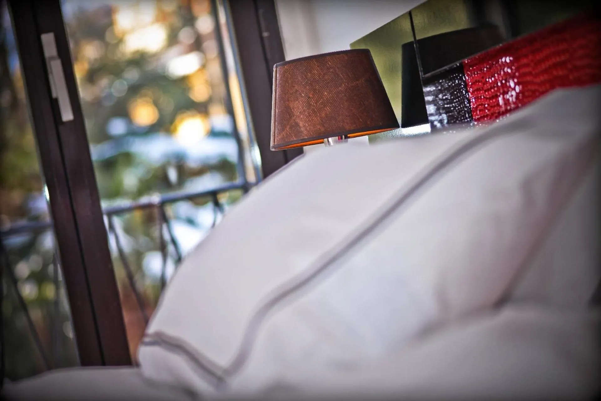 Bed in La Rinascente Locarno - Historic Center - Suites & Rooms - Easy Self Check-In