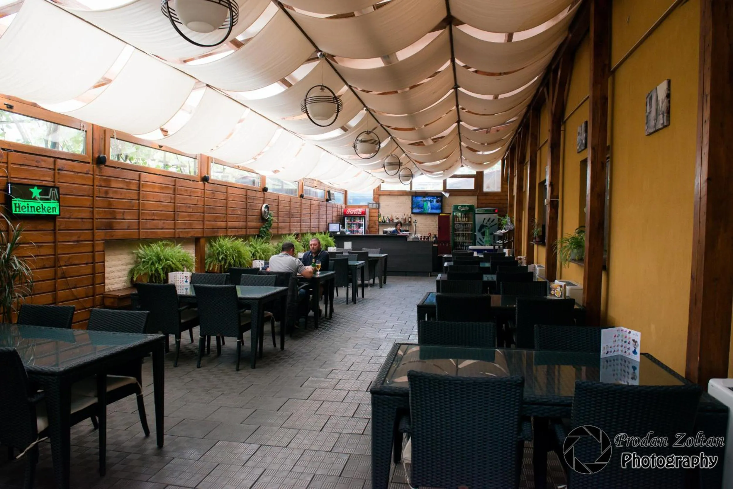 Restaurant/places to eat in Pensiunea Schwartz