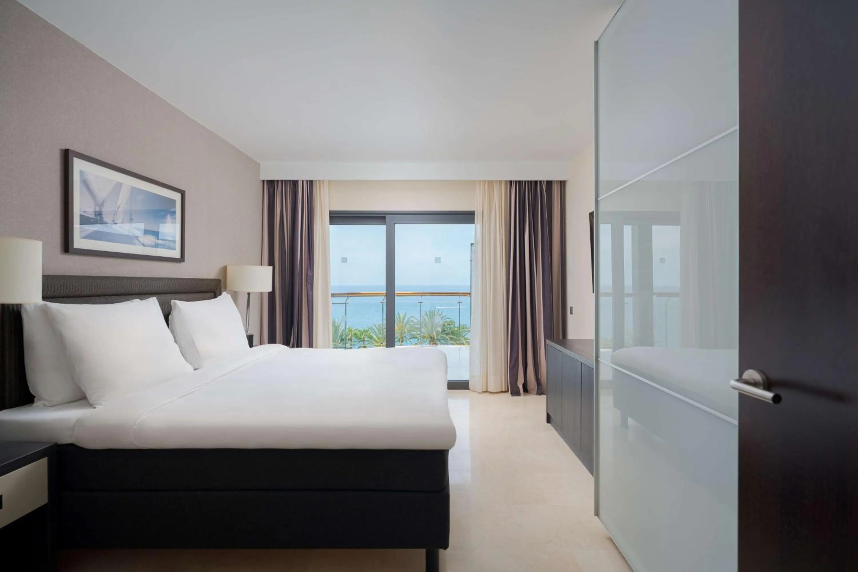 Photo of the whole room, Bed in Radisson Blu Resort Gran Canaria