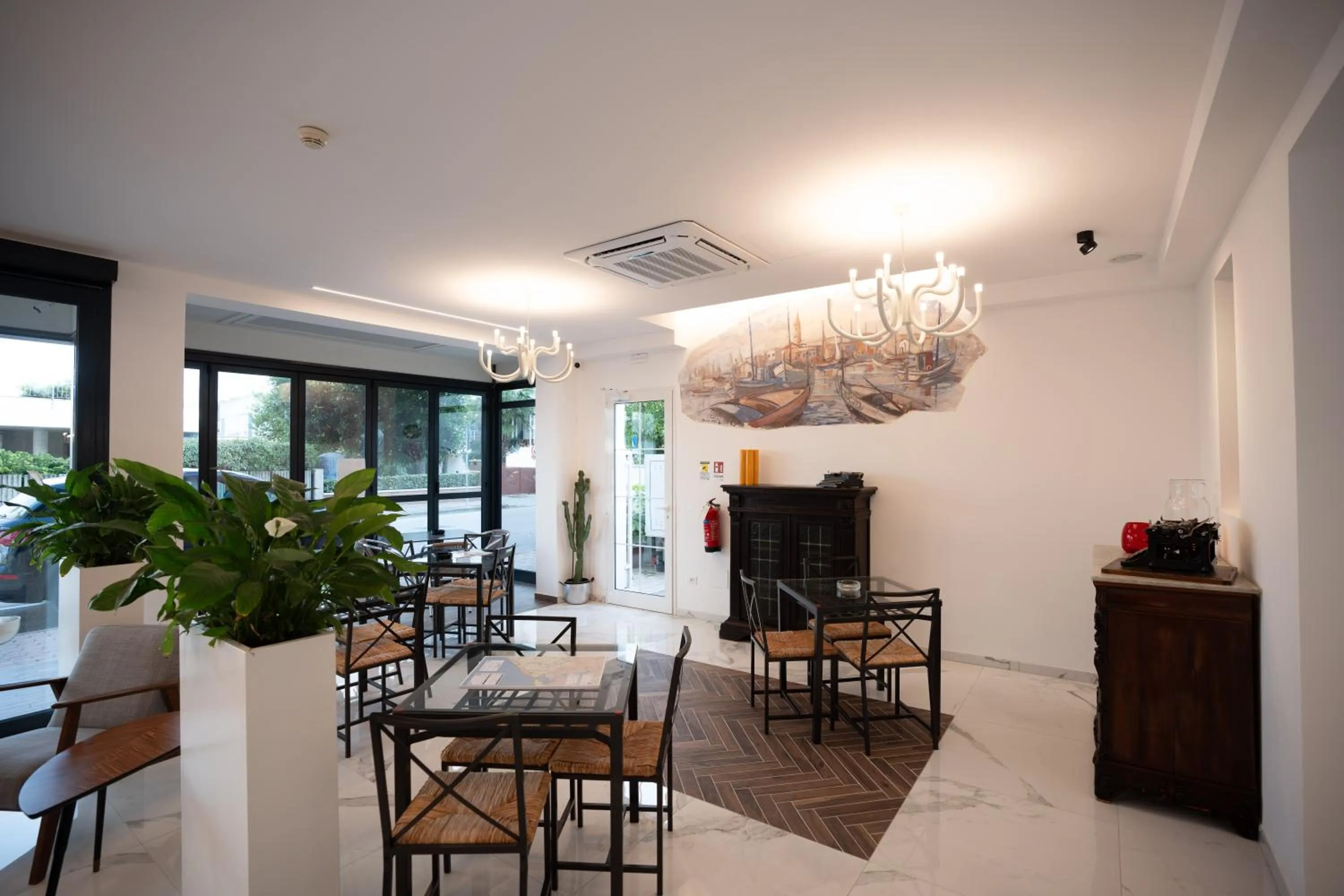 Seating area in Hotel Marzia Holiday Queen