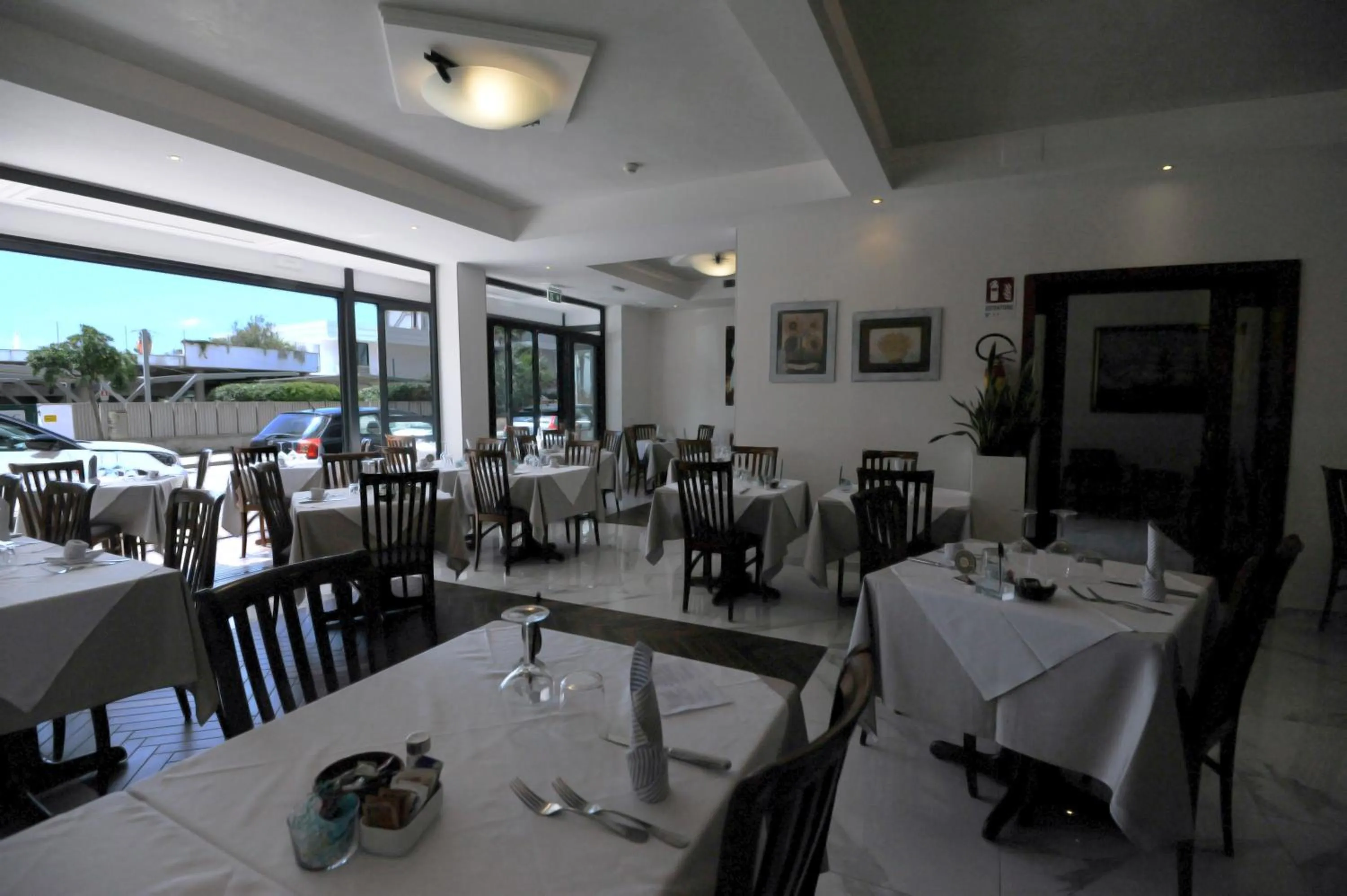 Restaurant/places to eat in Hotel Marzia Holiday Queen