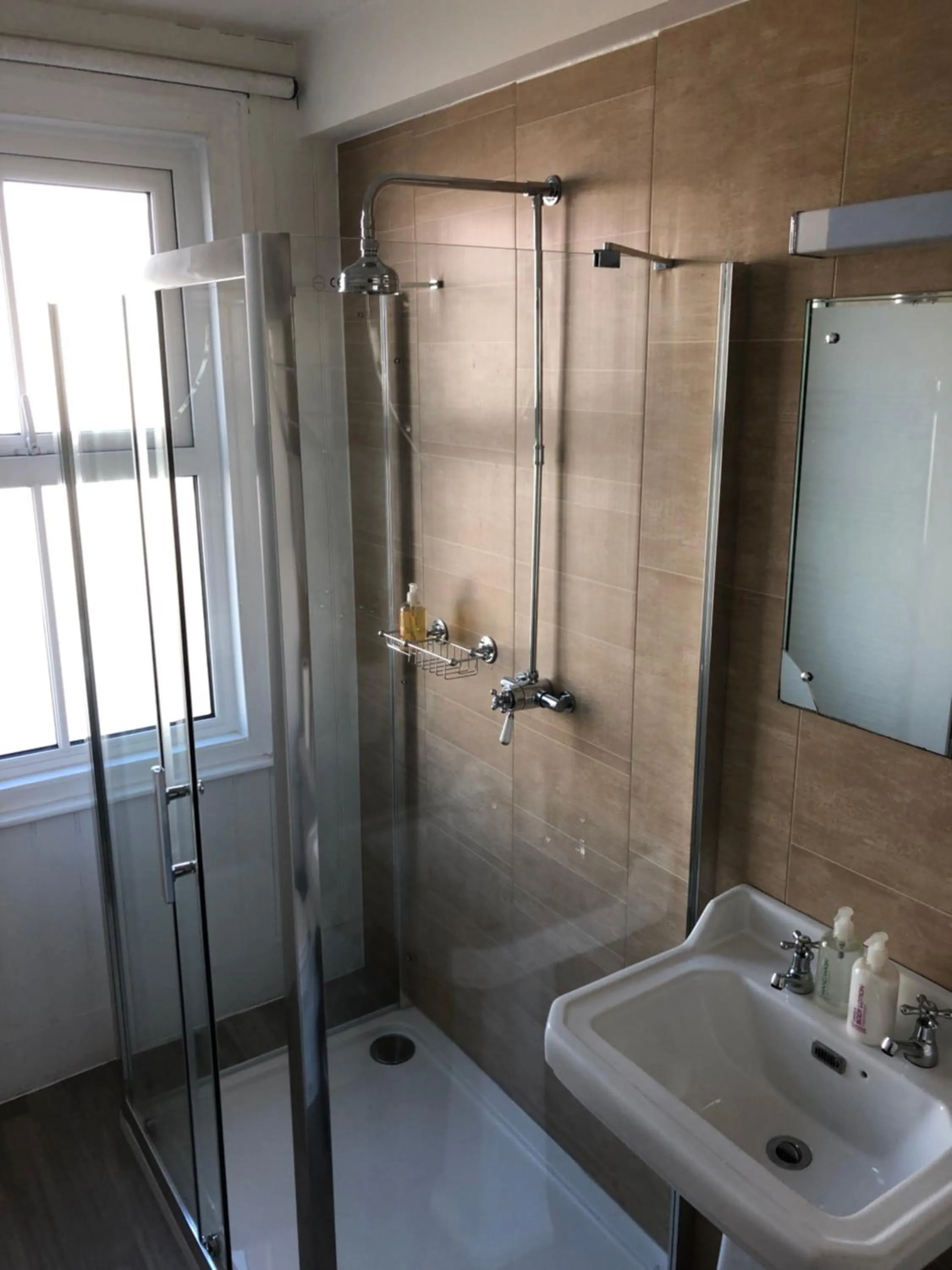 Bathroom in Newton House Oxford