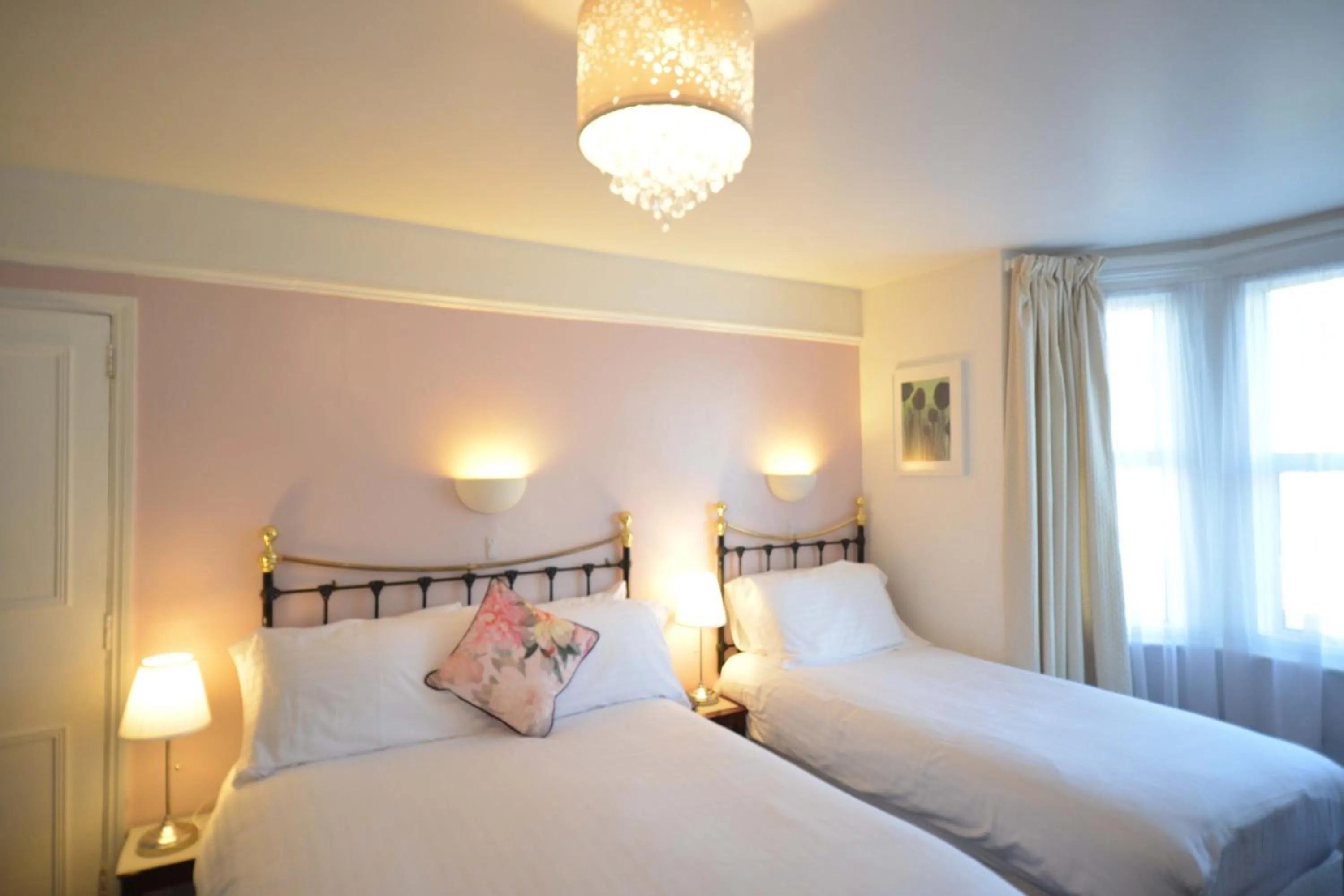 Bedroom, Bed in Newton House Oxford