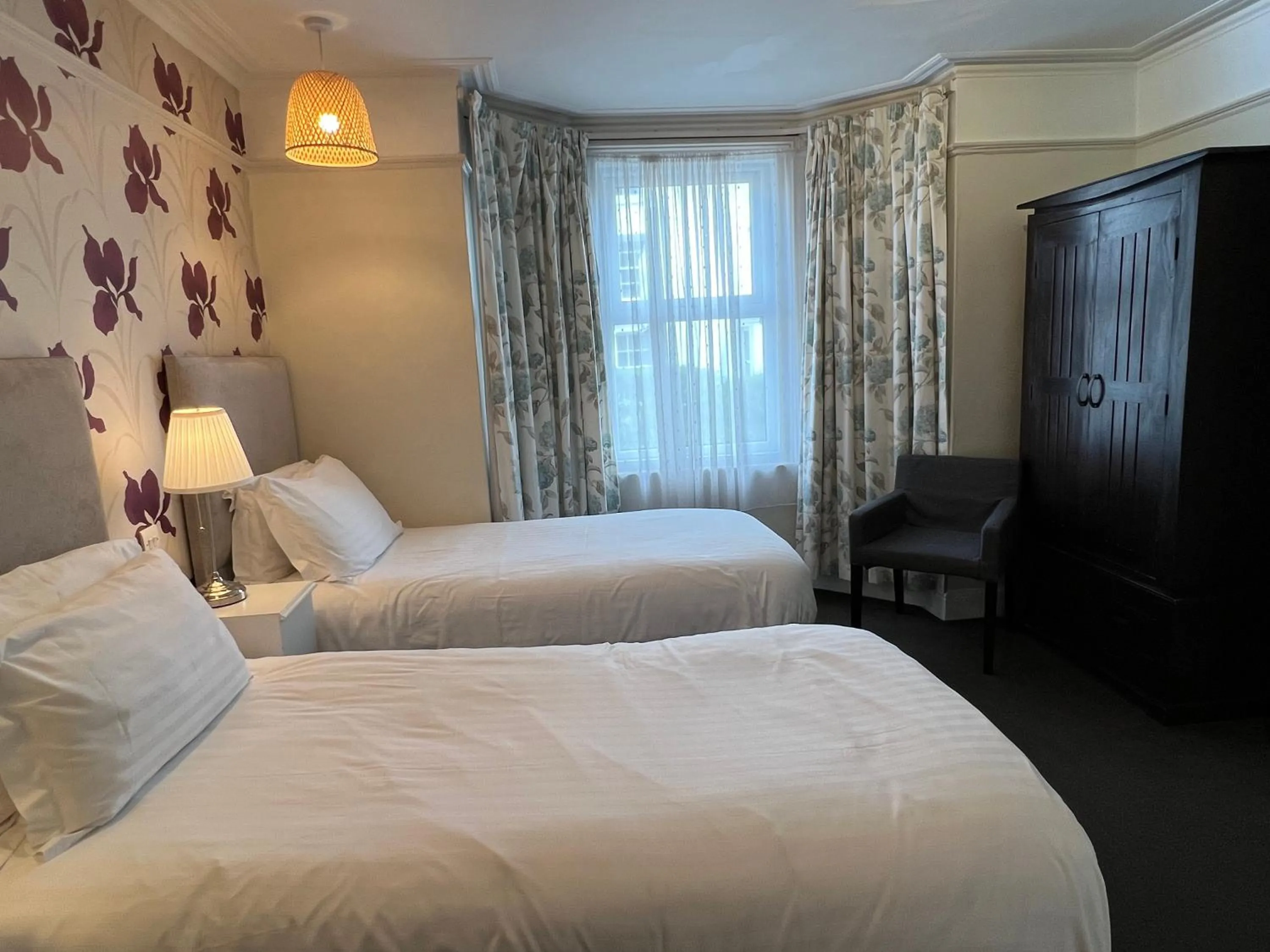 Bedroom, Bed in Newton House Oxford