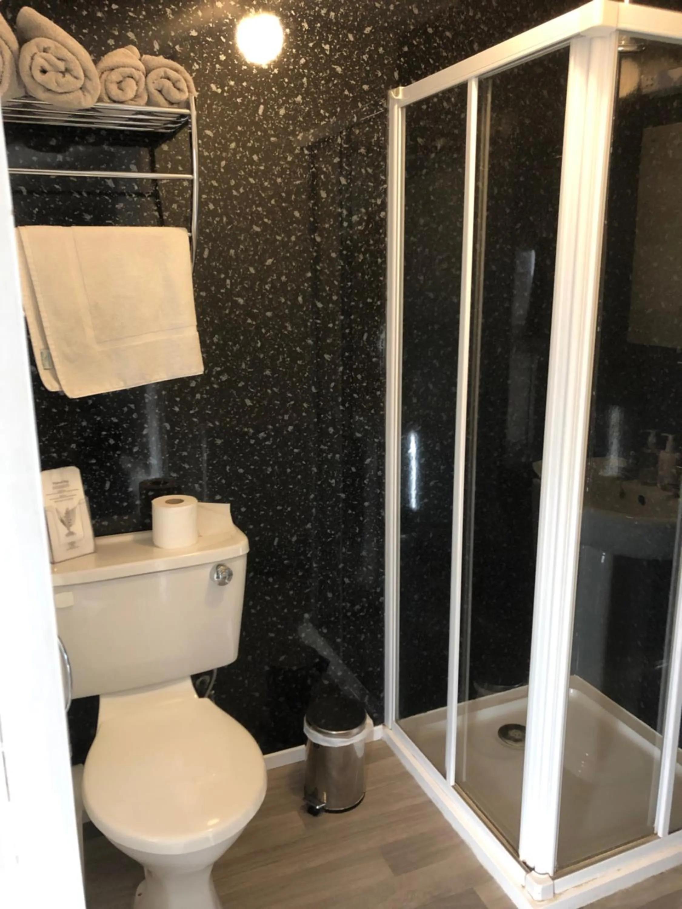 Bathroom in Newton House Oxford