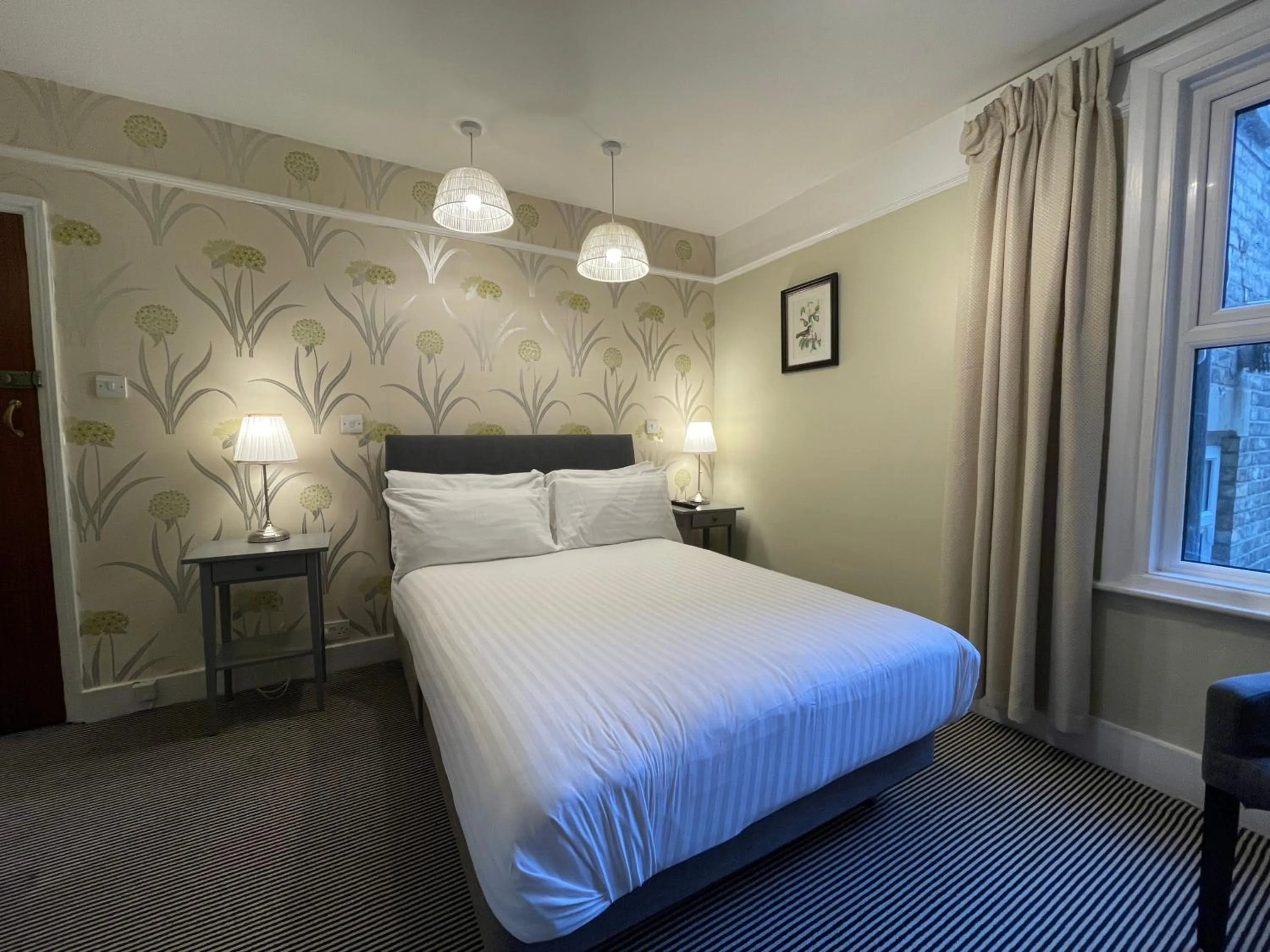 Bed in Newton House Oxford