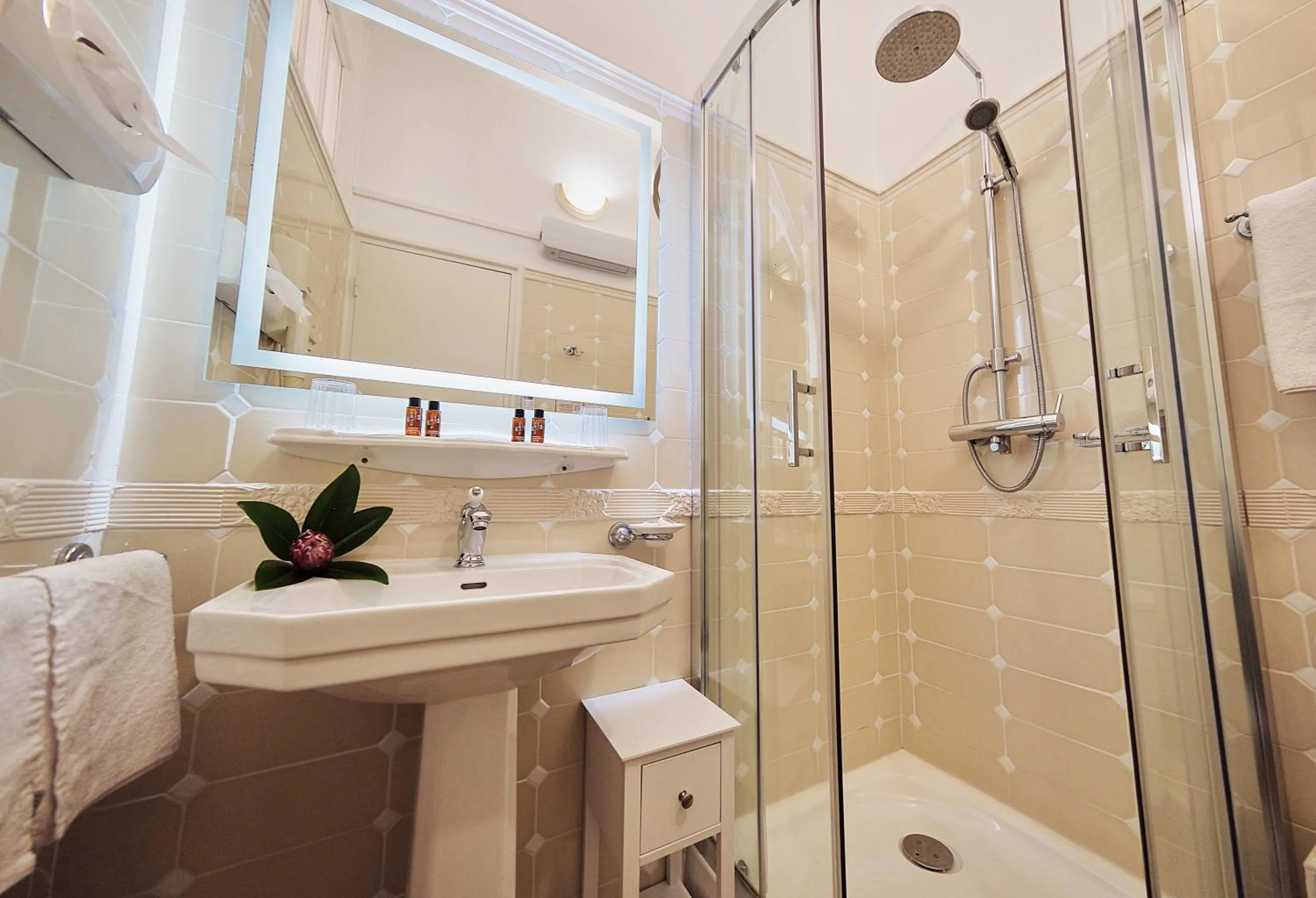 Shower in Le Magnolia