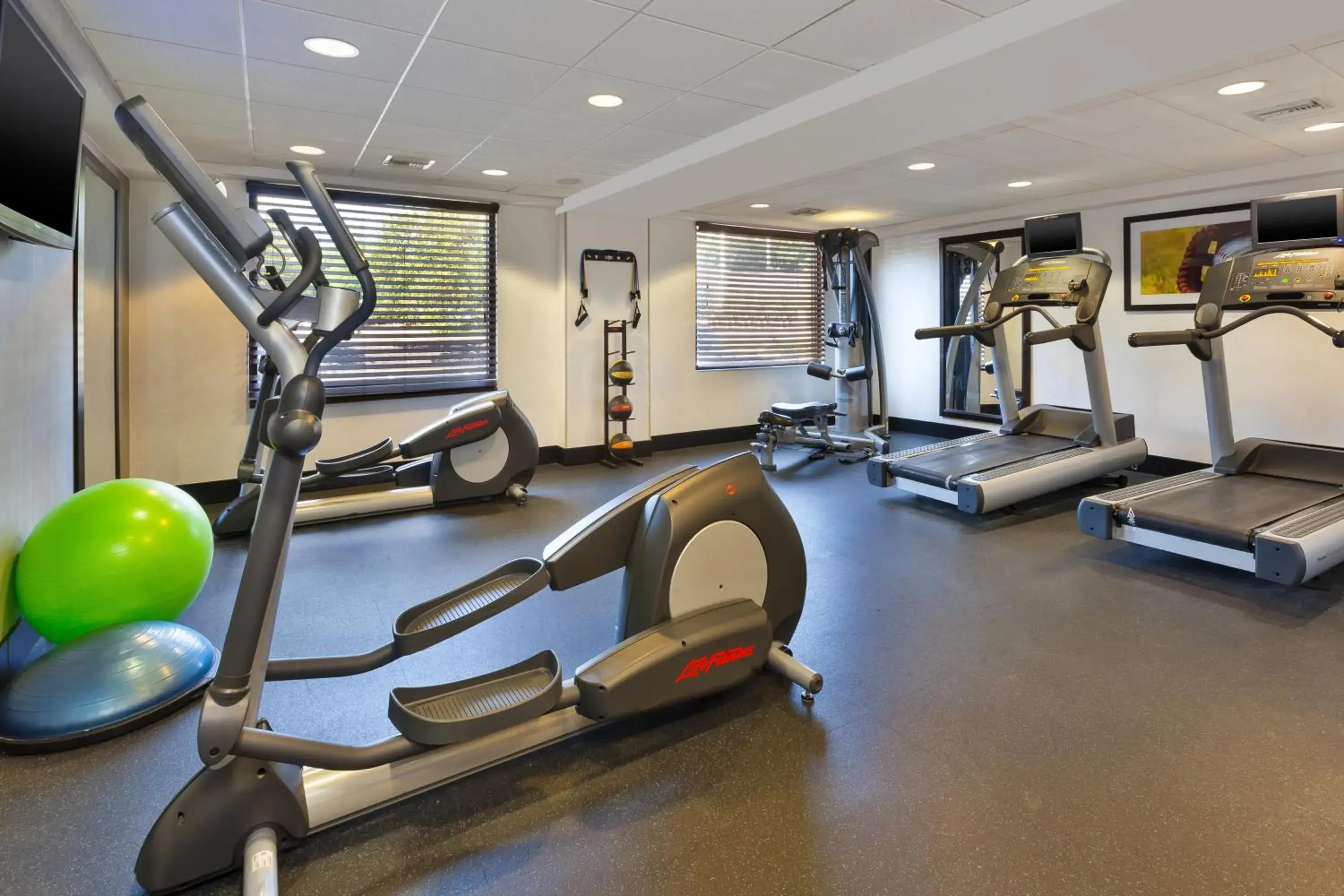 Fitness centre/facilities in Holiday Inn Express - Waldorf by IHG Fitness centre/facilities in Holiday Inn Express - Waldorf by IHG