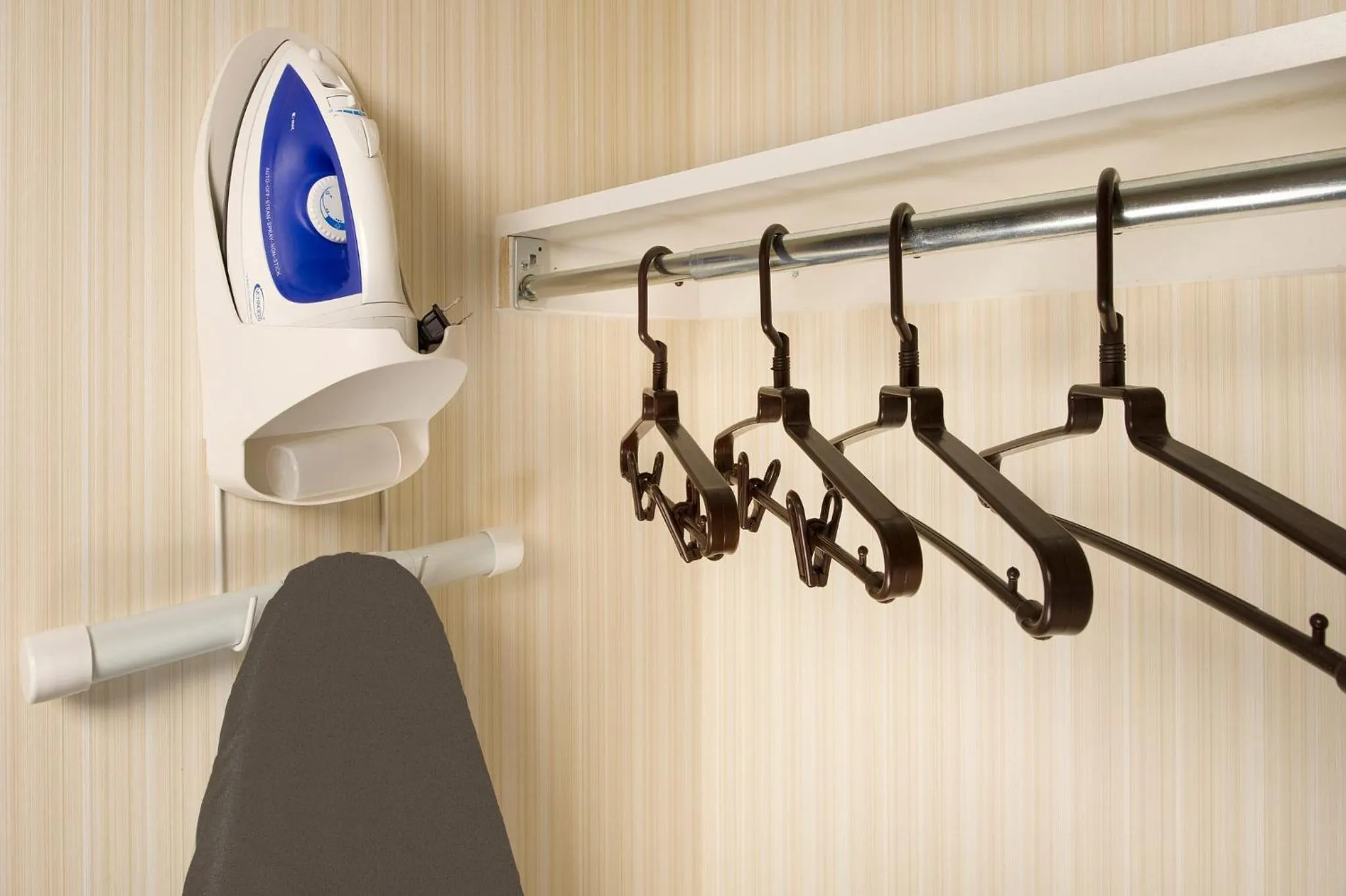 Photo of the whole room in Holiday Inn Express - Waldorf by IHG