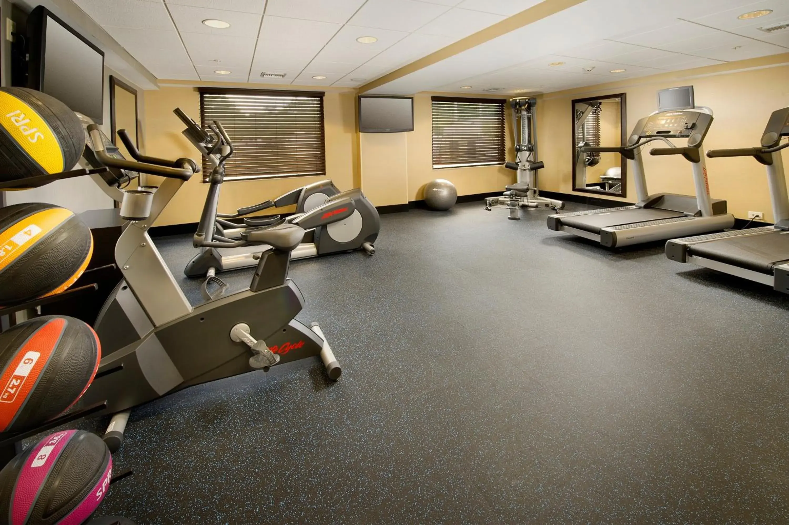 Fitness centre/facilities in Holiday Inn Express - Waldorf by IHG Fitness centre/facilities in Holiday Inn Express - Waldorf by IHG