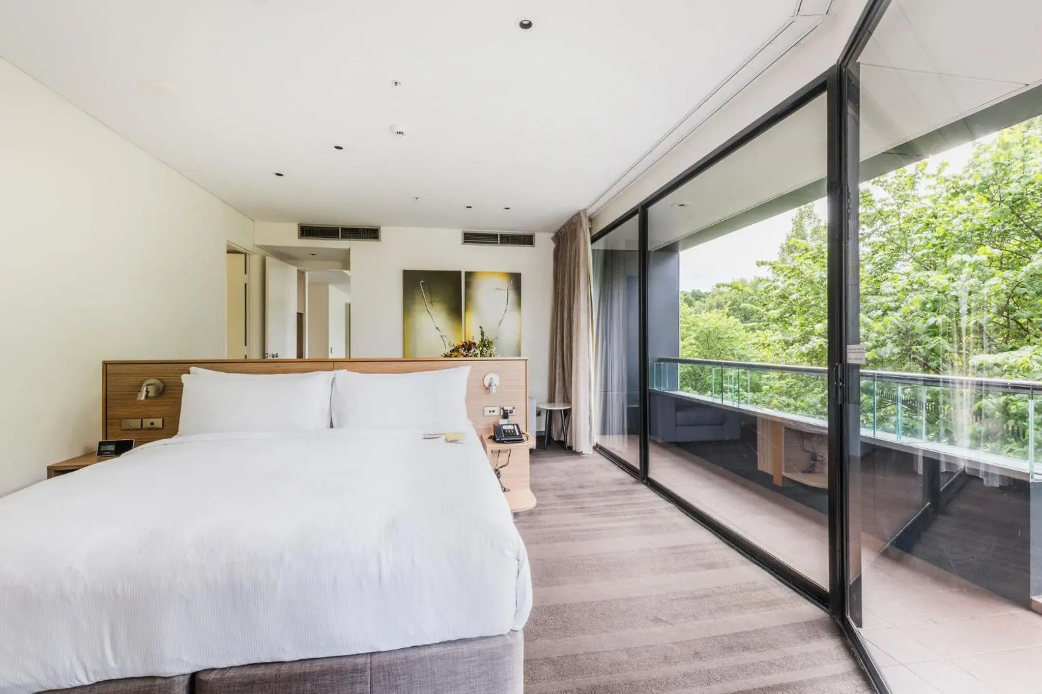 Bedroom, Bed in Crowne Plaza Canberra by IHG Bedroom, Bed in Crowne Plaza Canberra by IHG