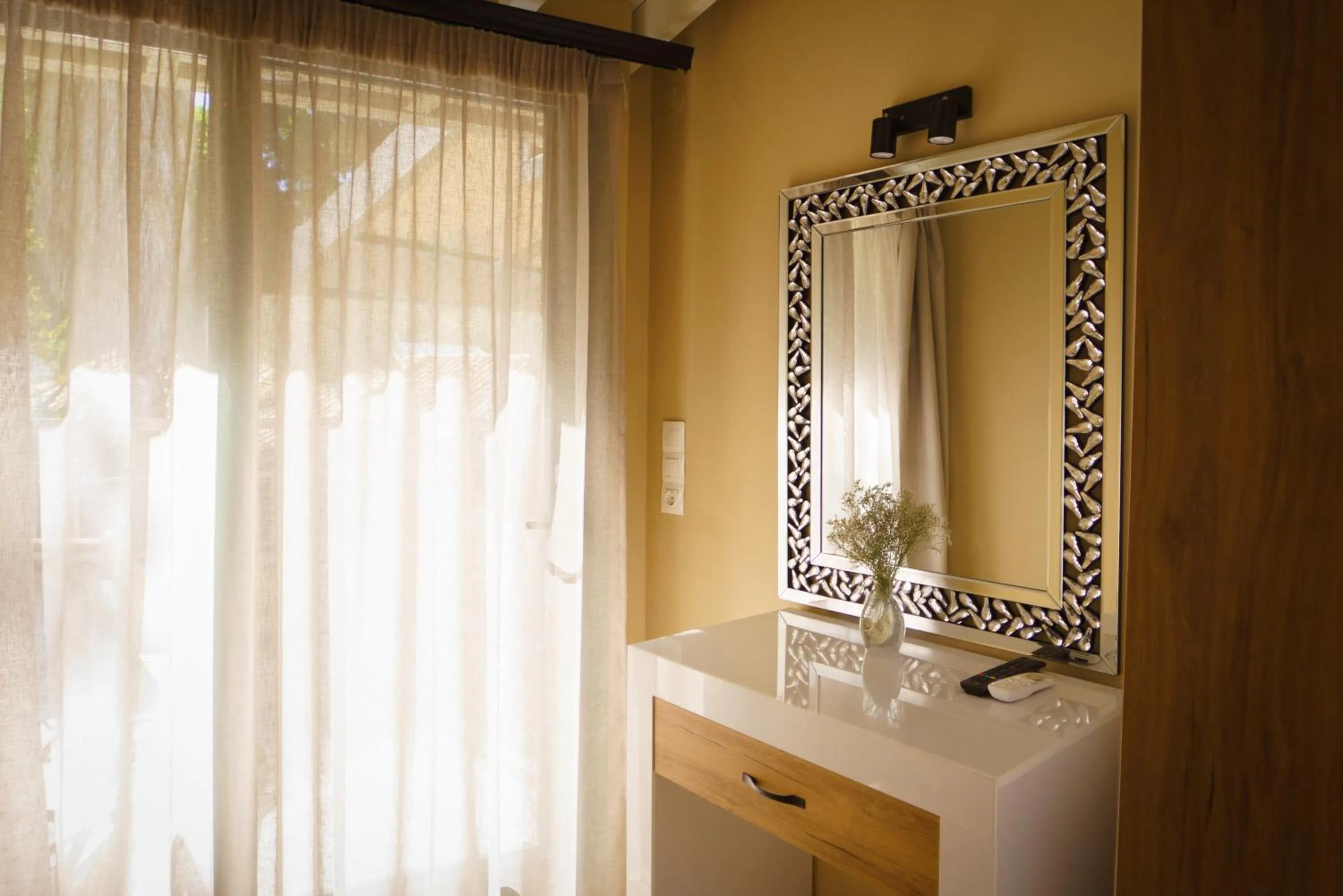 Rouda Bay Beach Hotel