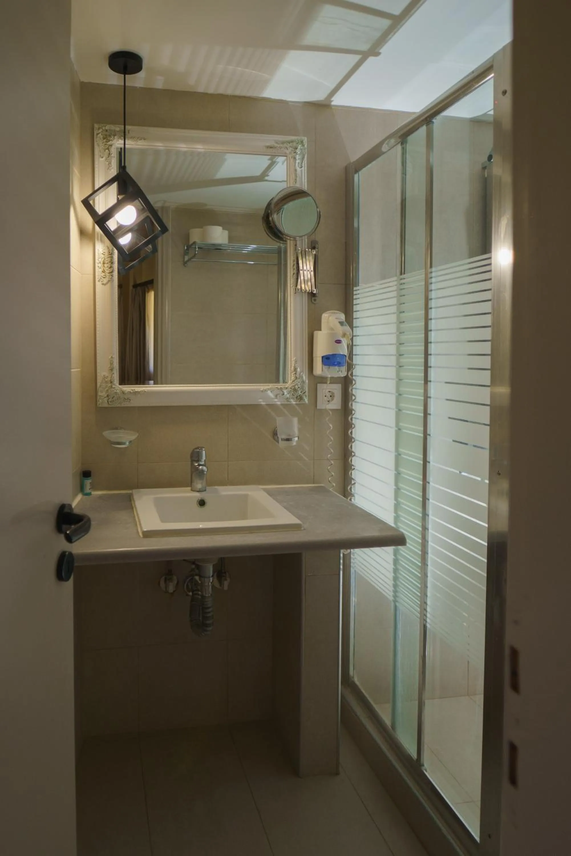 Rouda Bay Beach Hotel