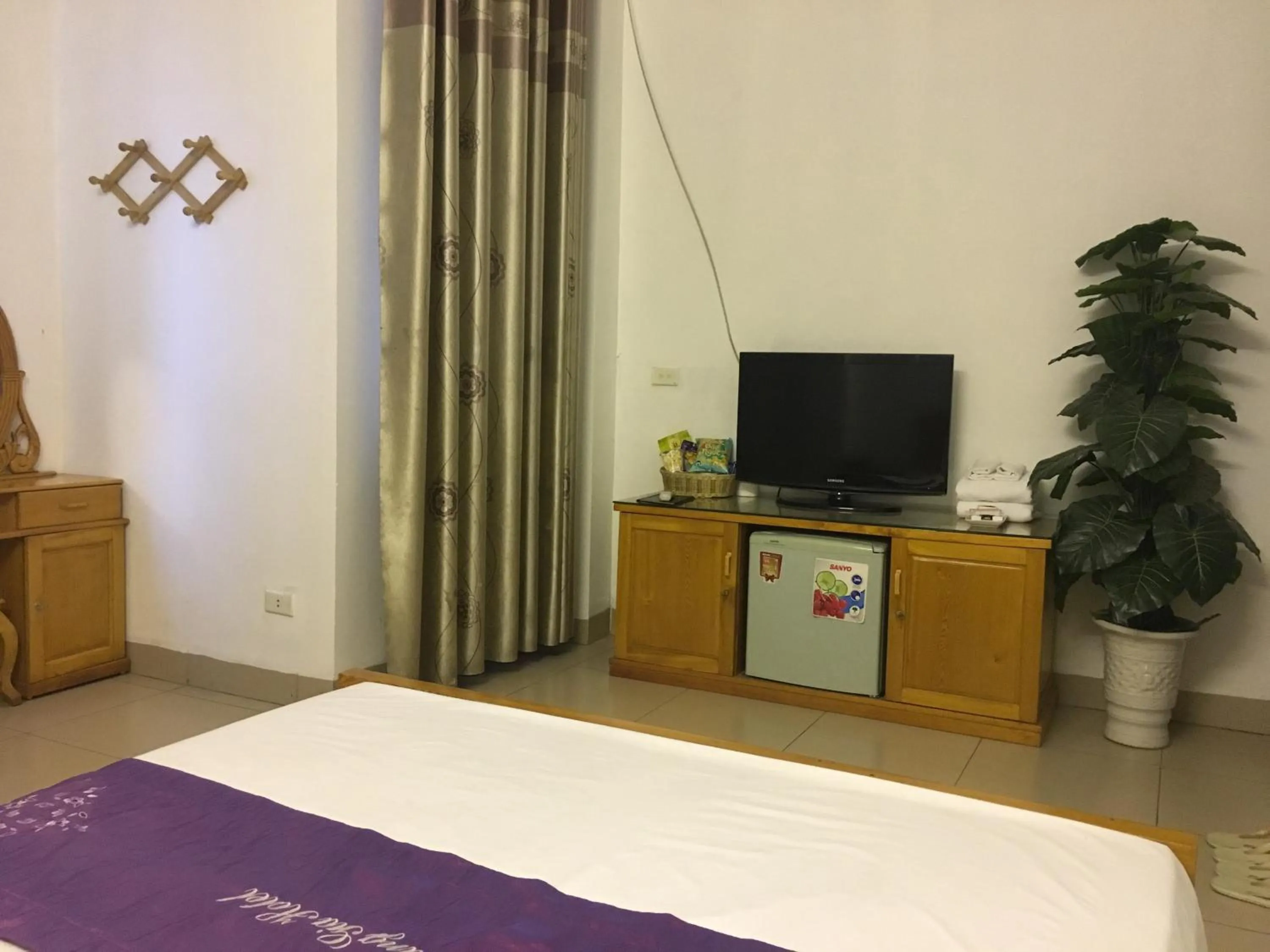 Bedroom, Bed in Hotel Hoang Gia