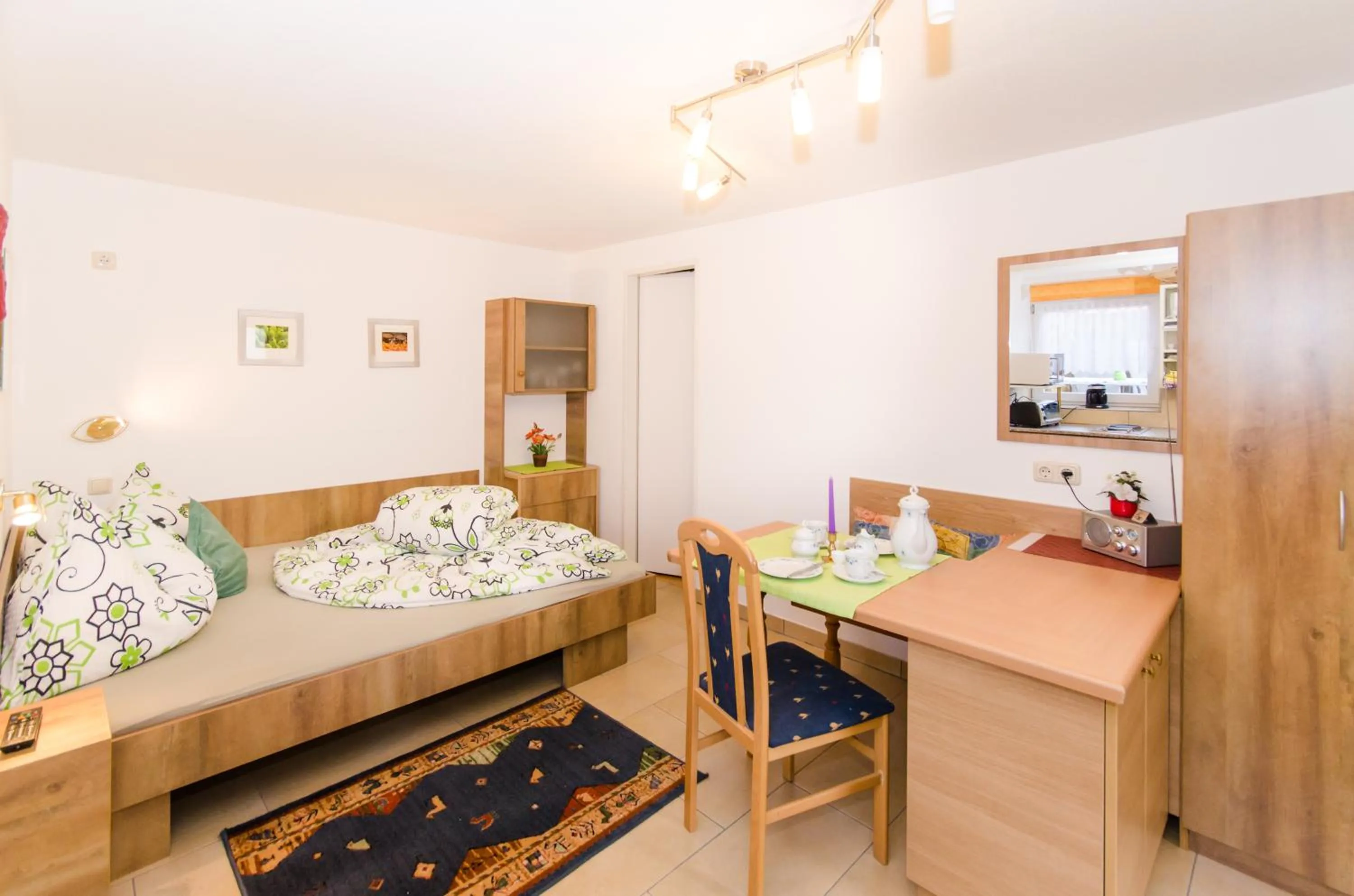 Photo of the whole room in Landhuis Bartolot