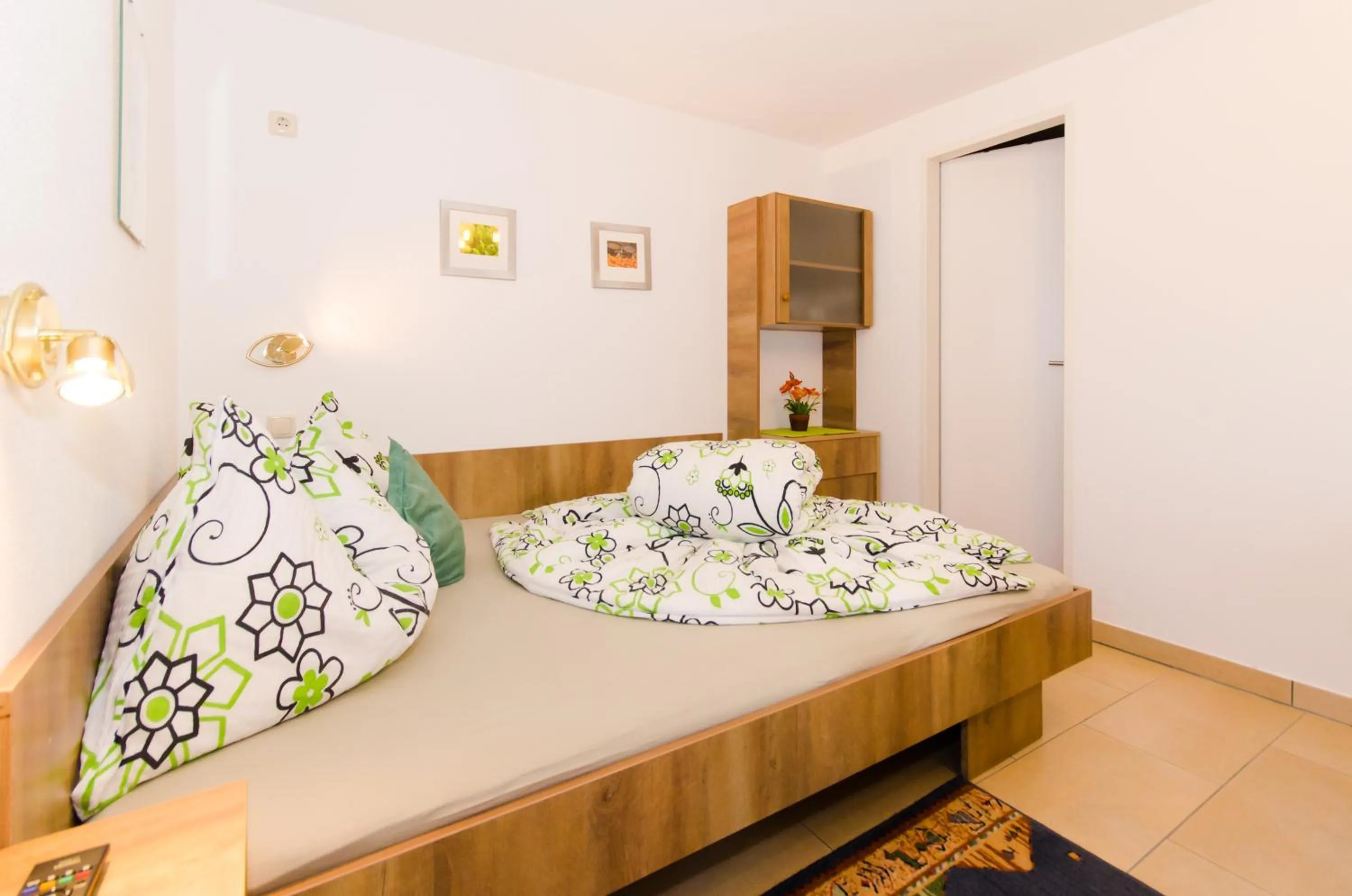 Photo of the whole room, Bed in Landhuis Bartolot