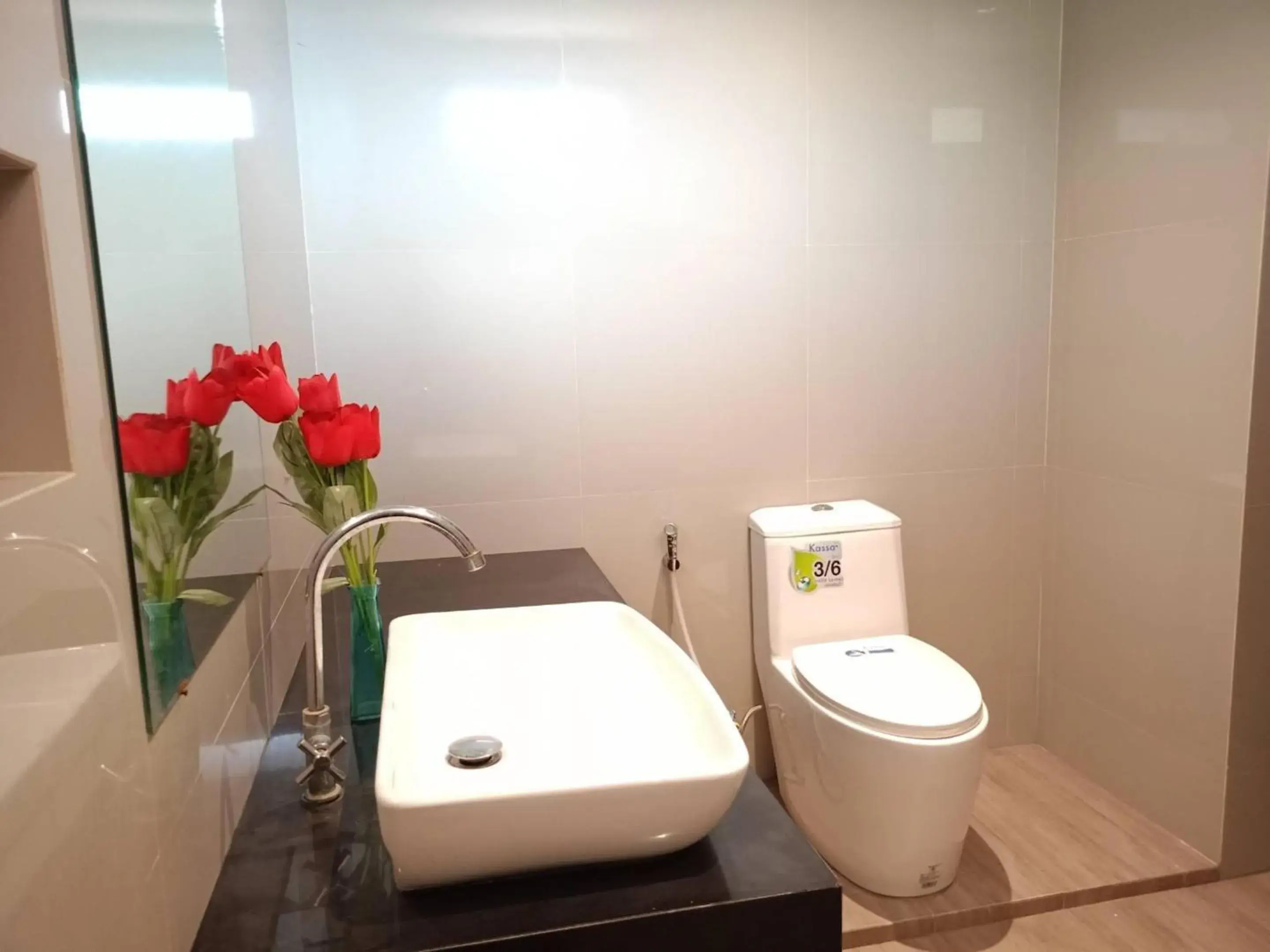 Triple Room with Pool View in Mayor Hotel Villa Cha Am Triple Room with Pool View in Mayor Hotel Villa Cha Am