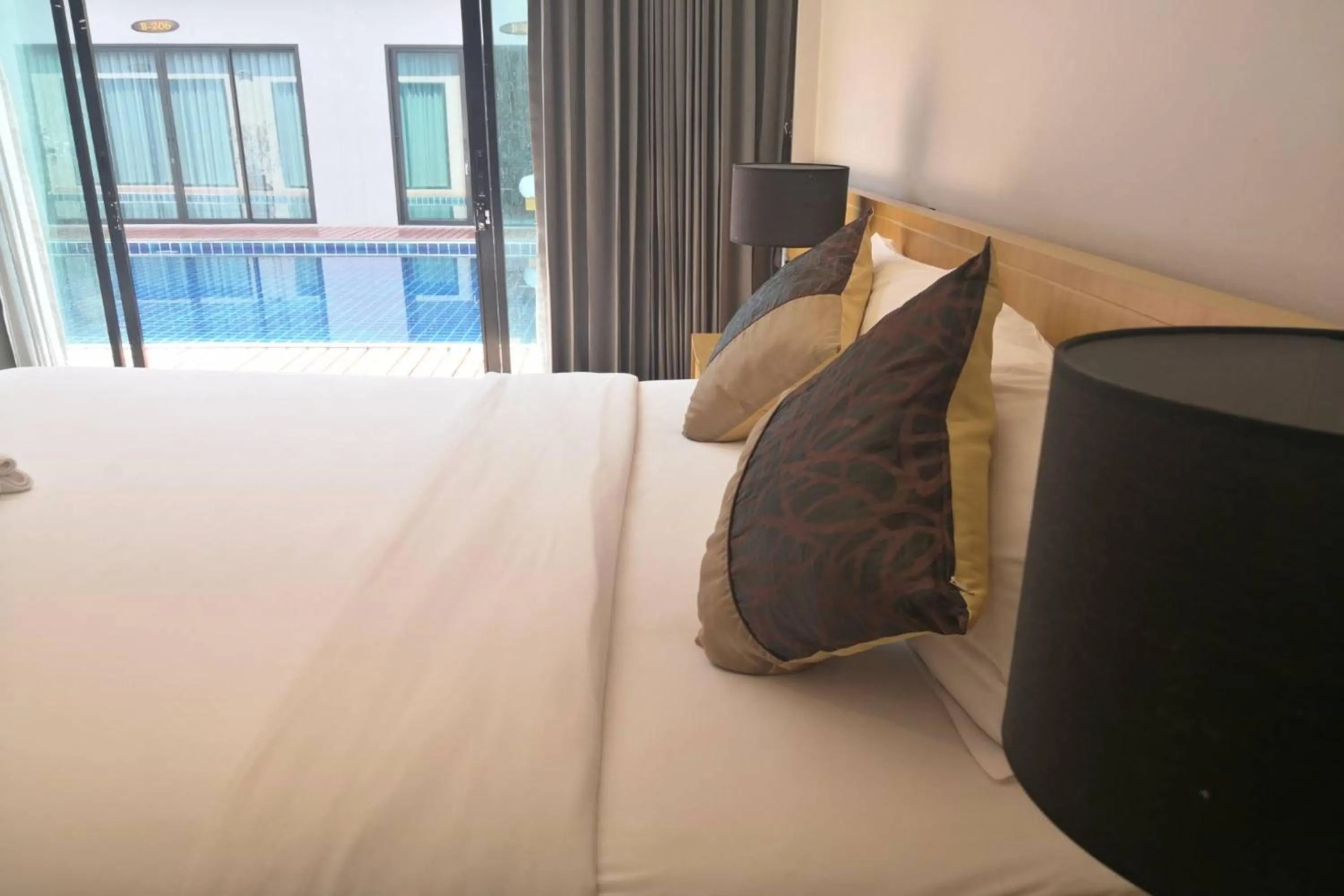 Bedroom, Bed in Mayor Hotel Villa Cha Am