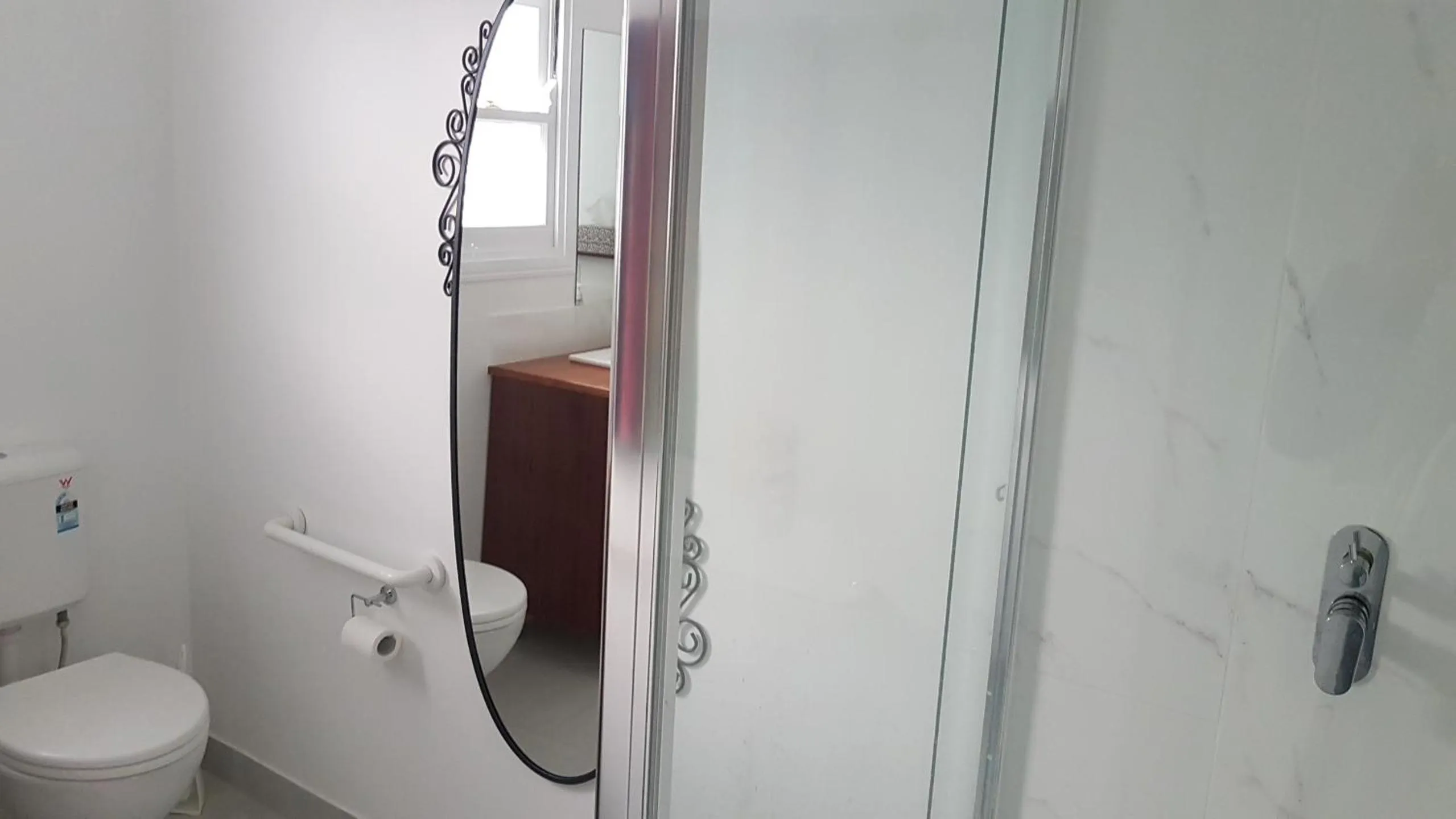 Shower in Sustainable B&B by the Bay