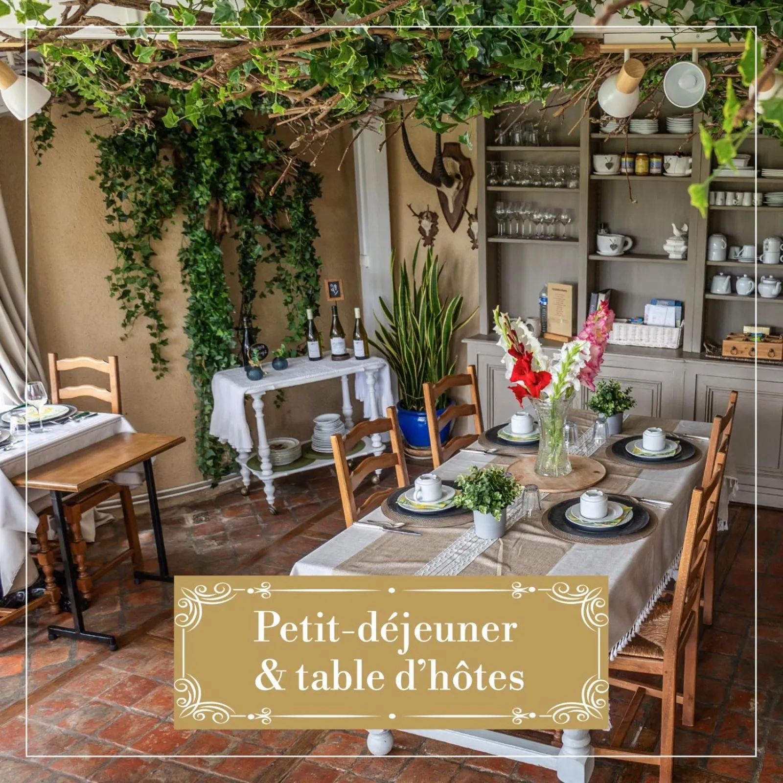 Dining area in Le Petit Chateau De Sainte Colombe