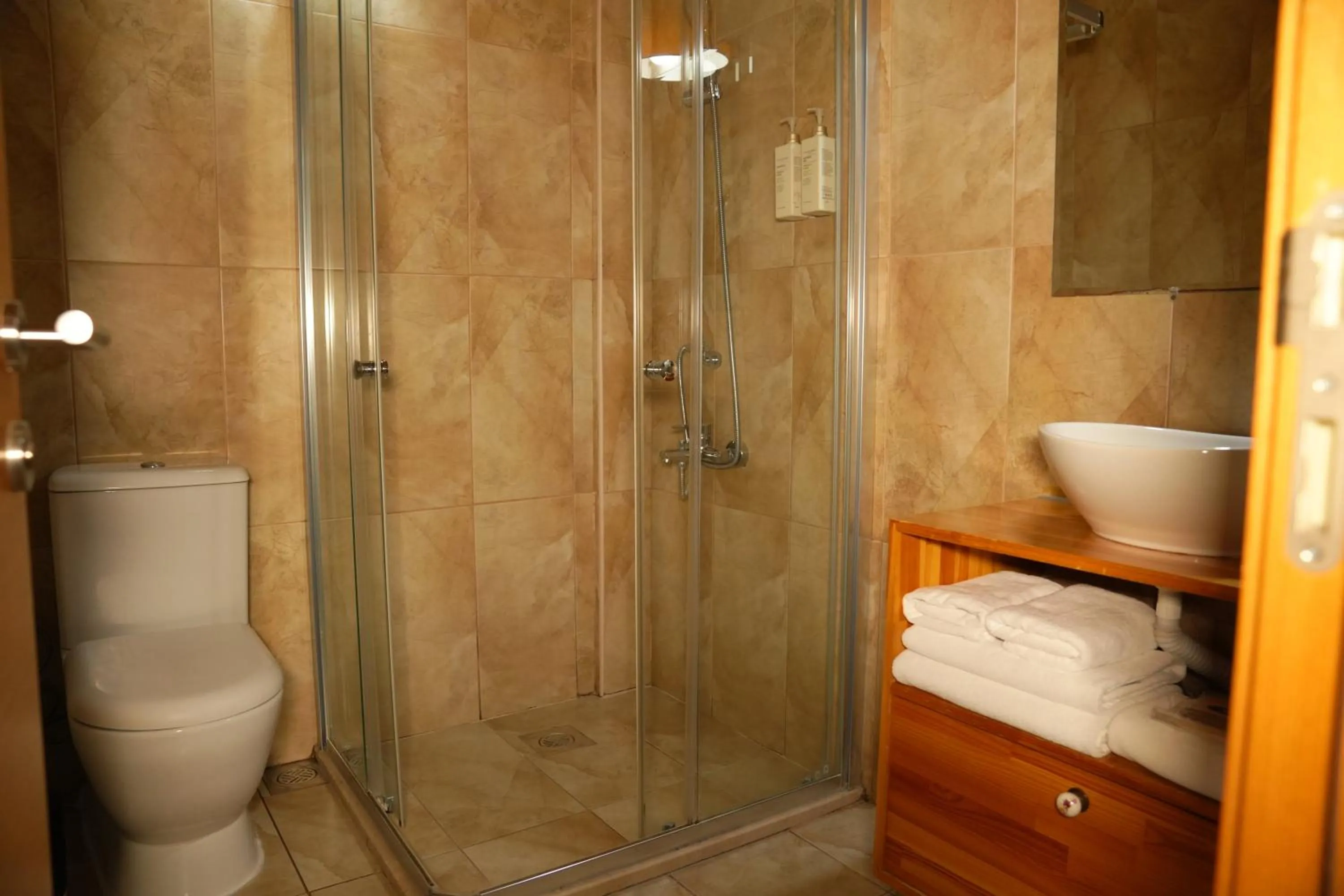 Bathroom in Cevizdibi Hotel