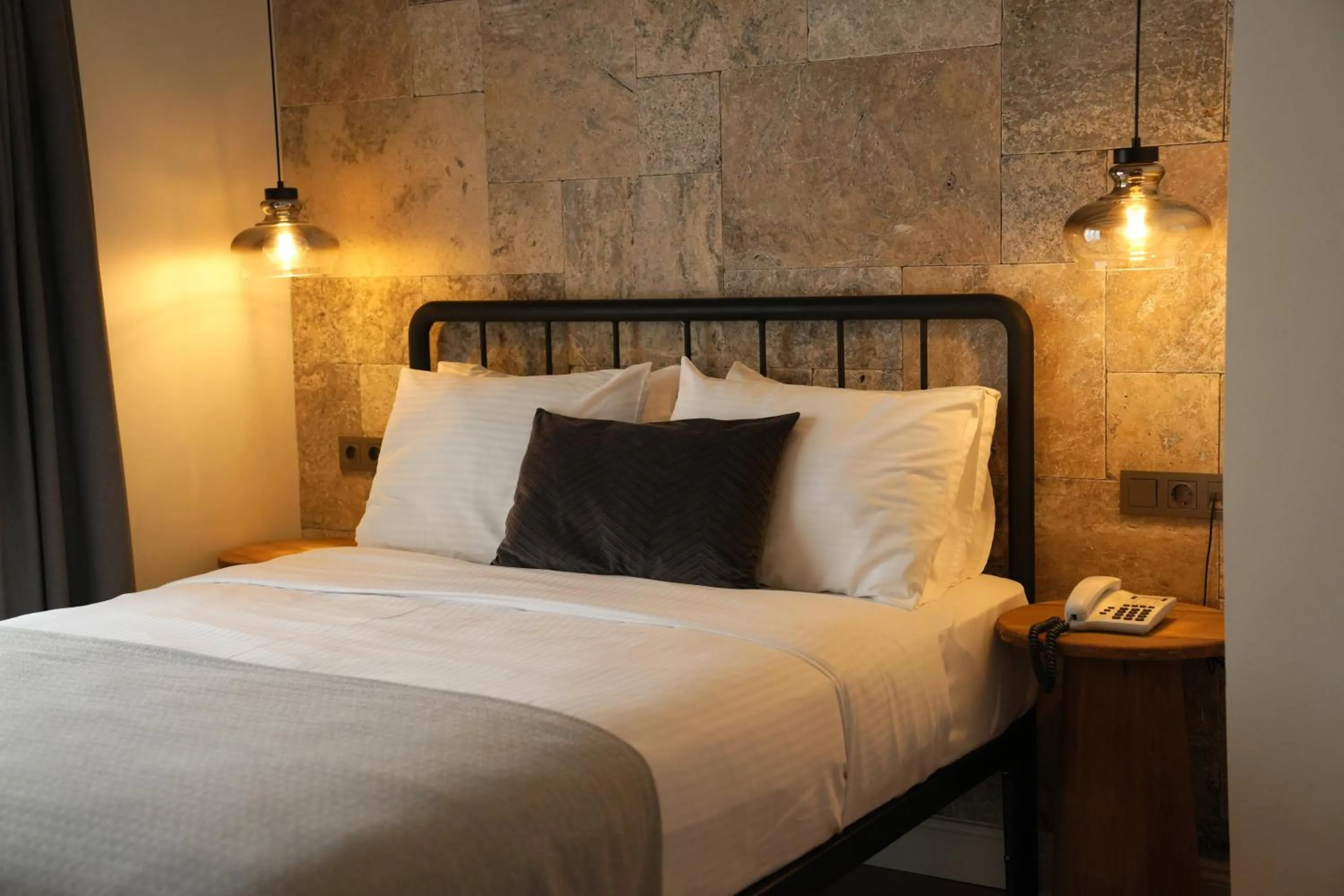 Bed in Cevizdibi Hotel