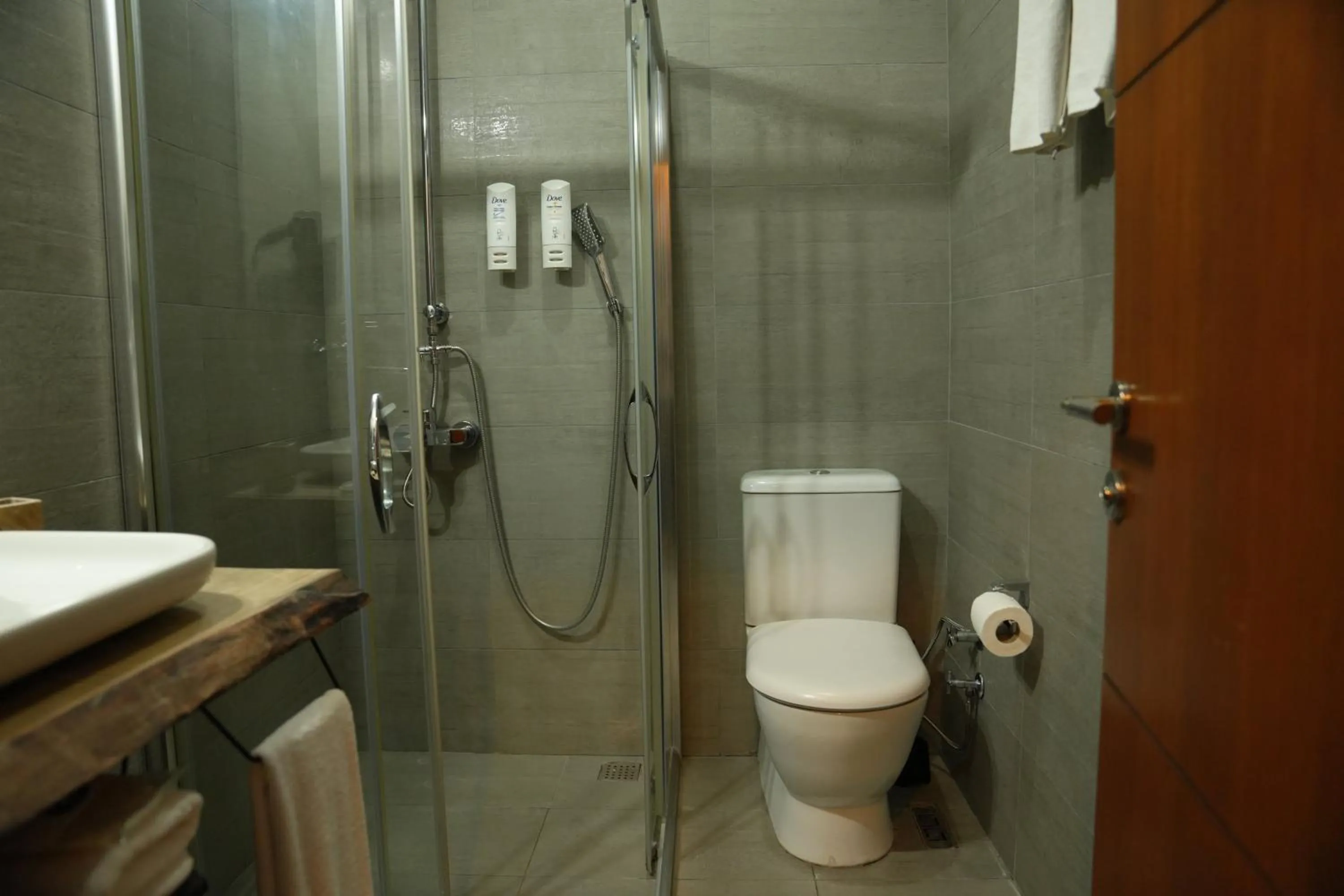 Bathroom in Cevizdibi Hotel