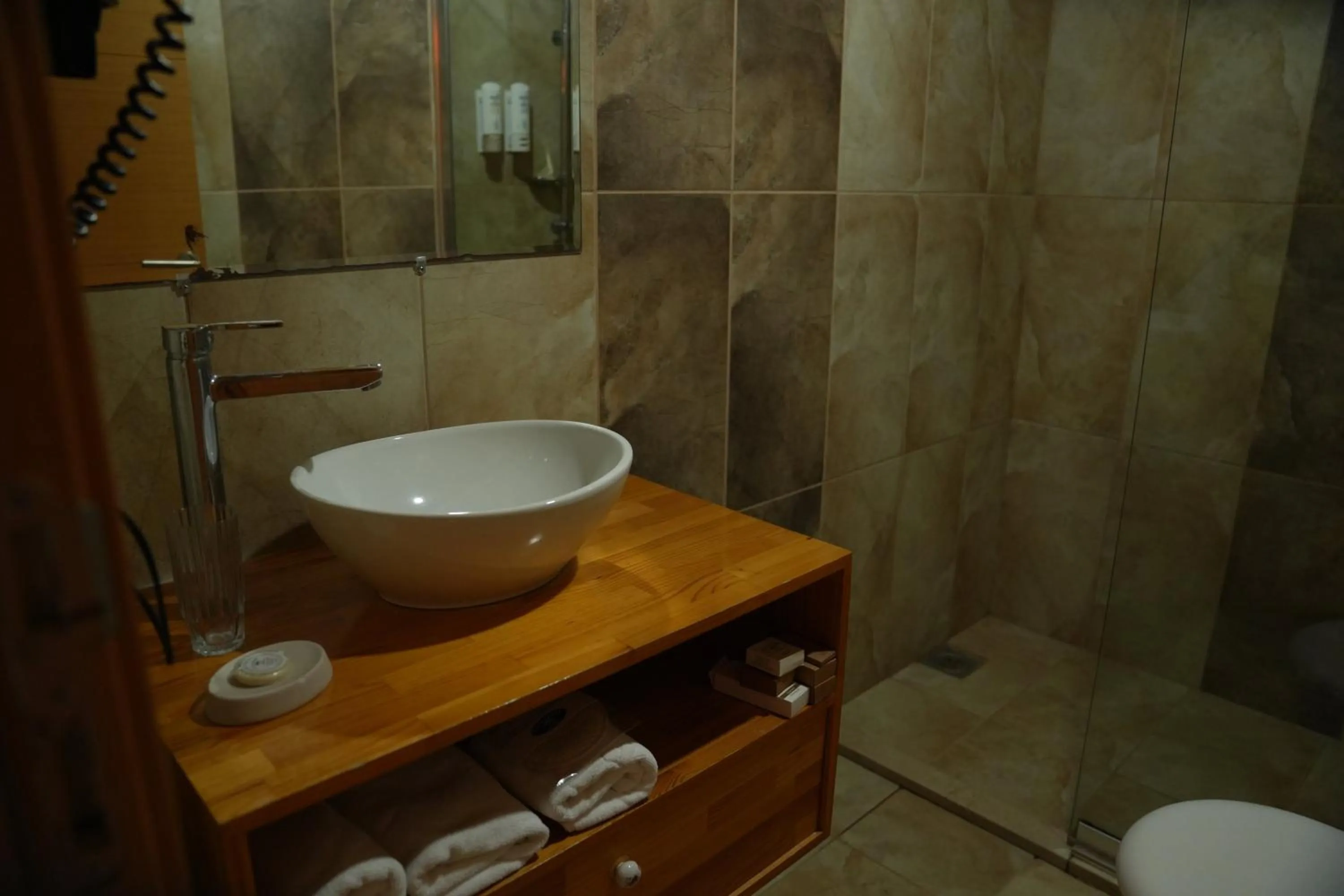 Bathroom in Cevizdibi Hotel
