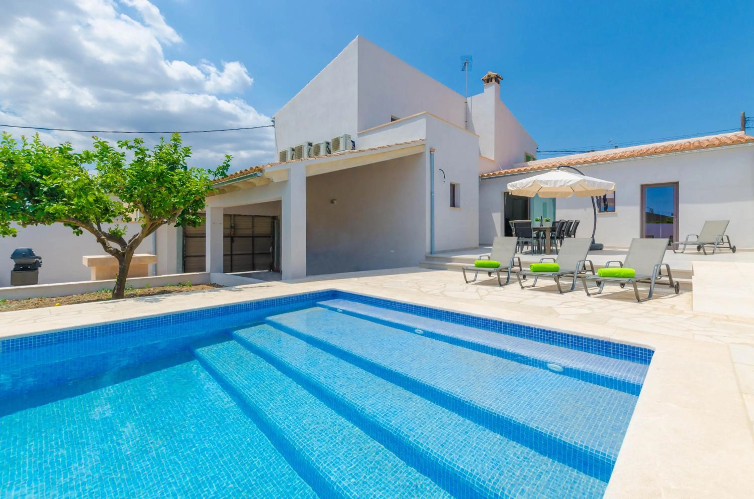 Swimming pool in Can Fosc