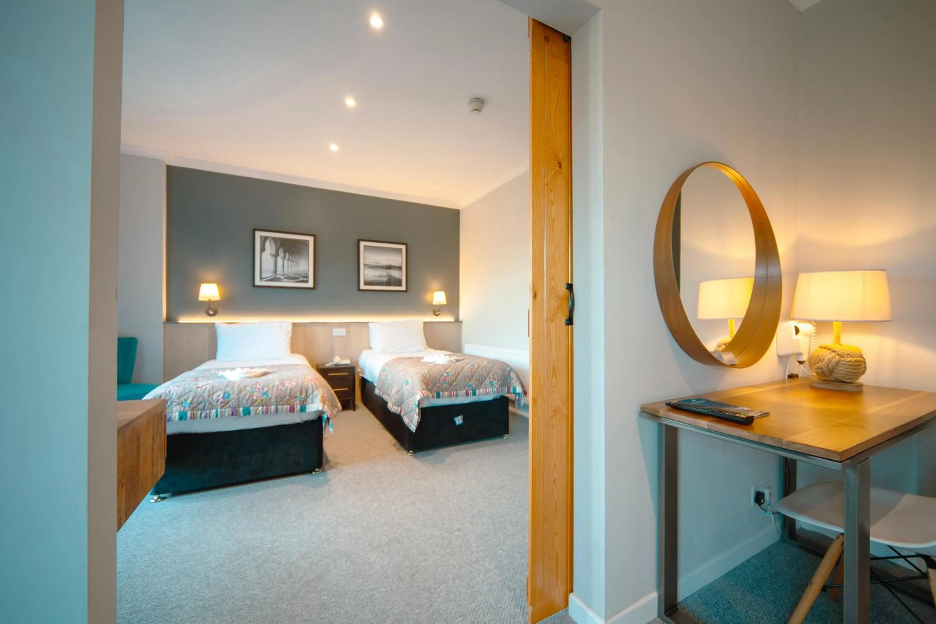 Bedroom, Bed in Highfield Hotel