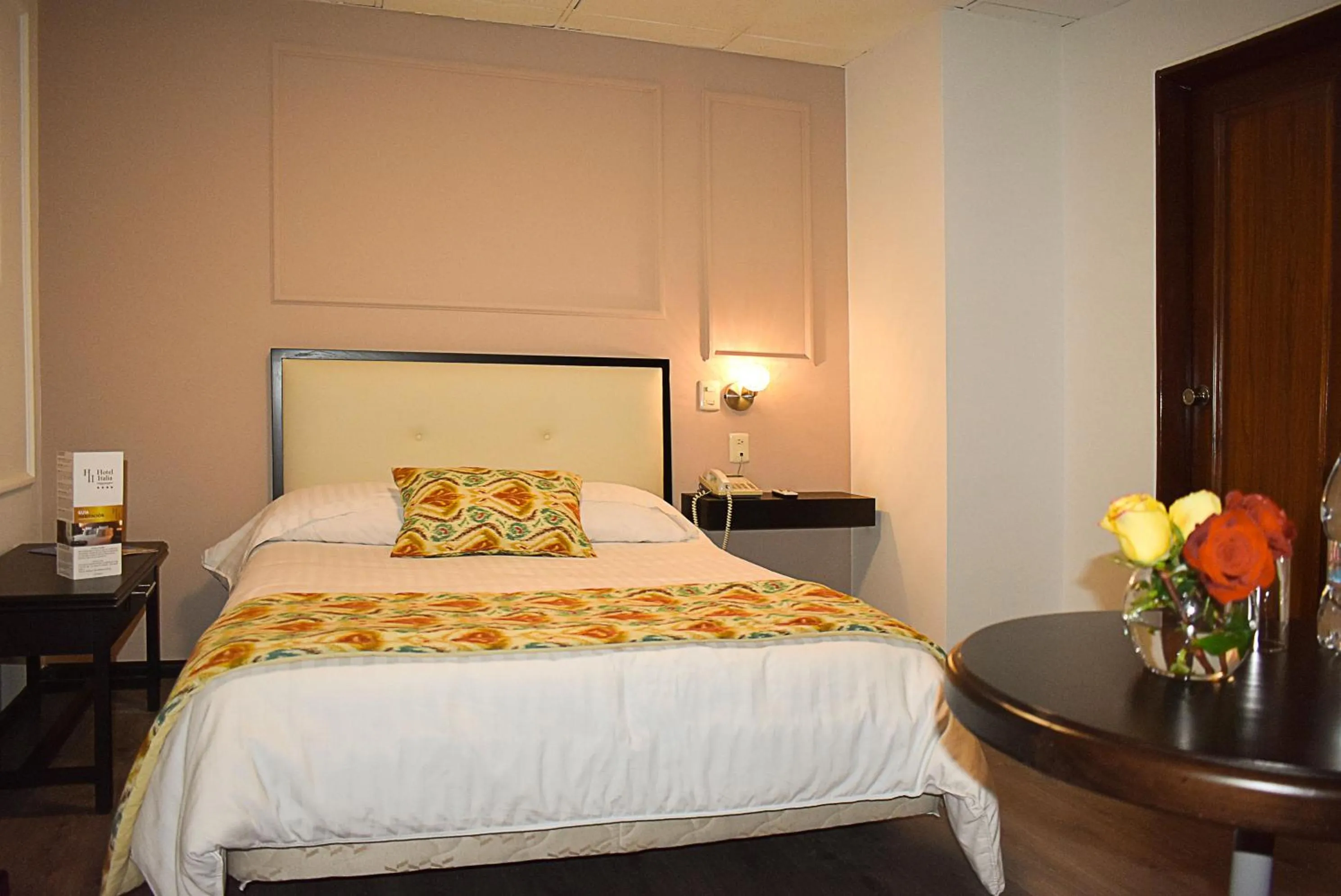 Bed in Hotel Italia Cuenca - Tranvia Centro & Aeropuerto