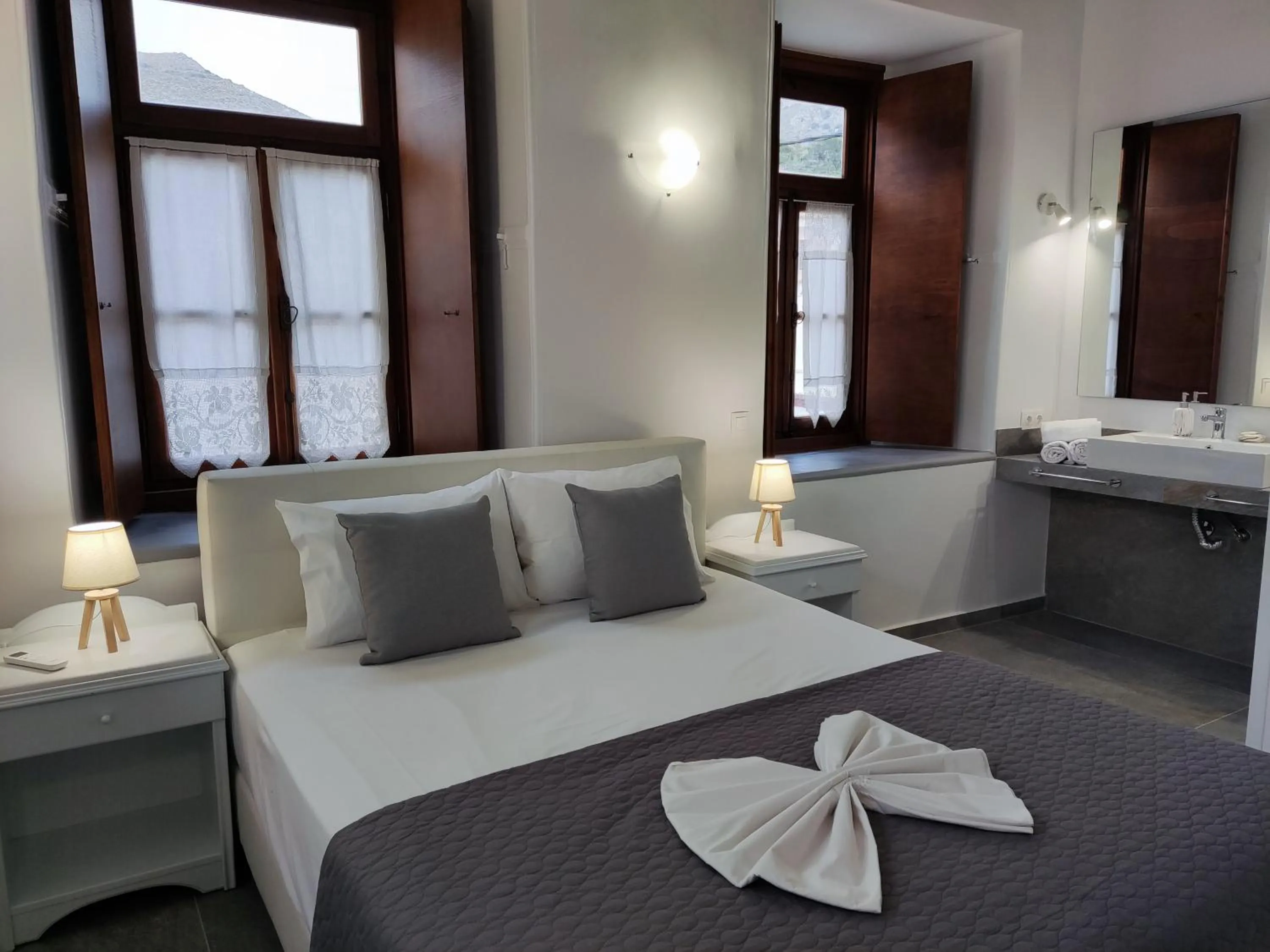 Bedroom, Bed in Achilleas Pension