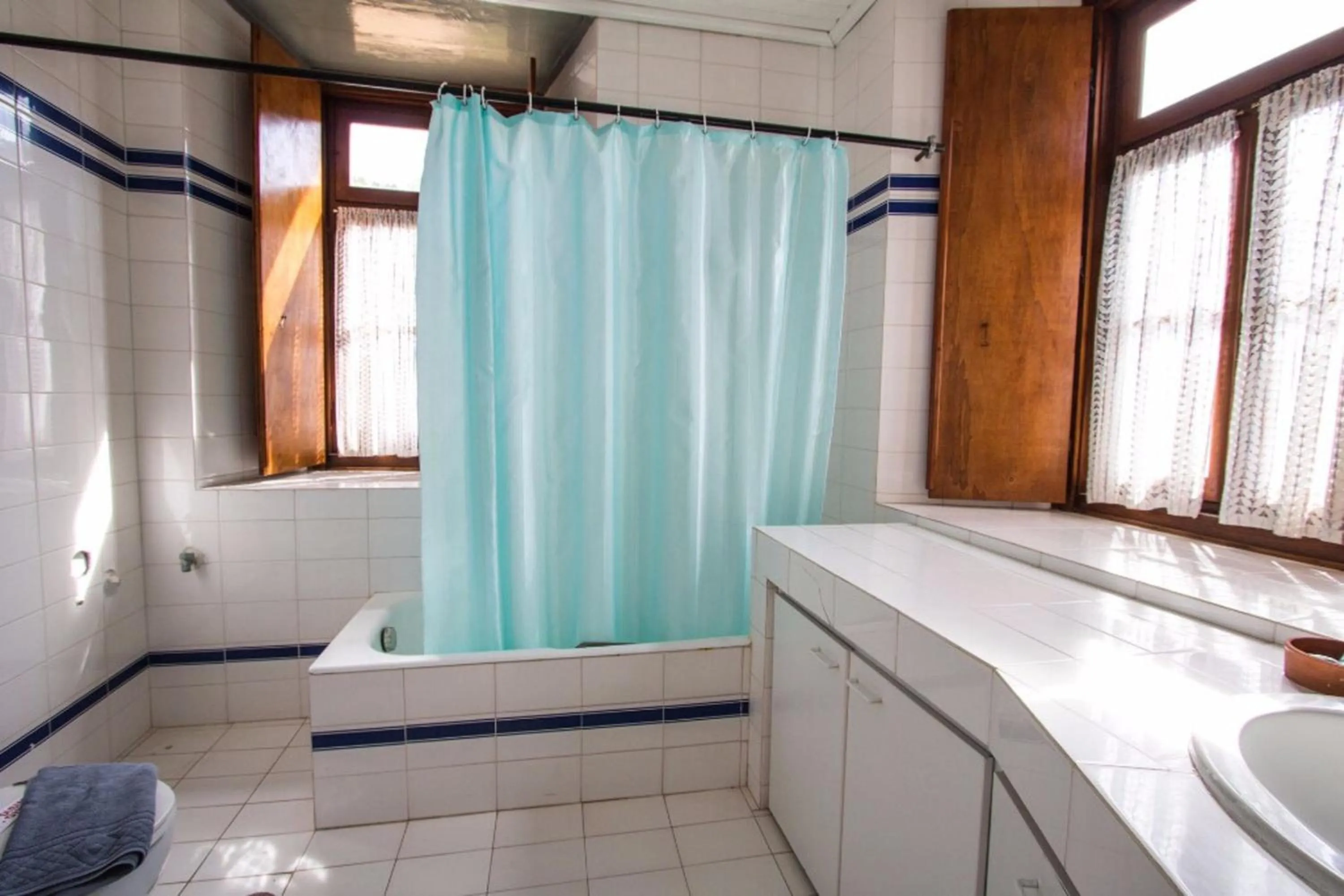 Bathroom in Achilleas Pension