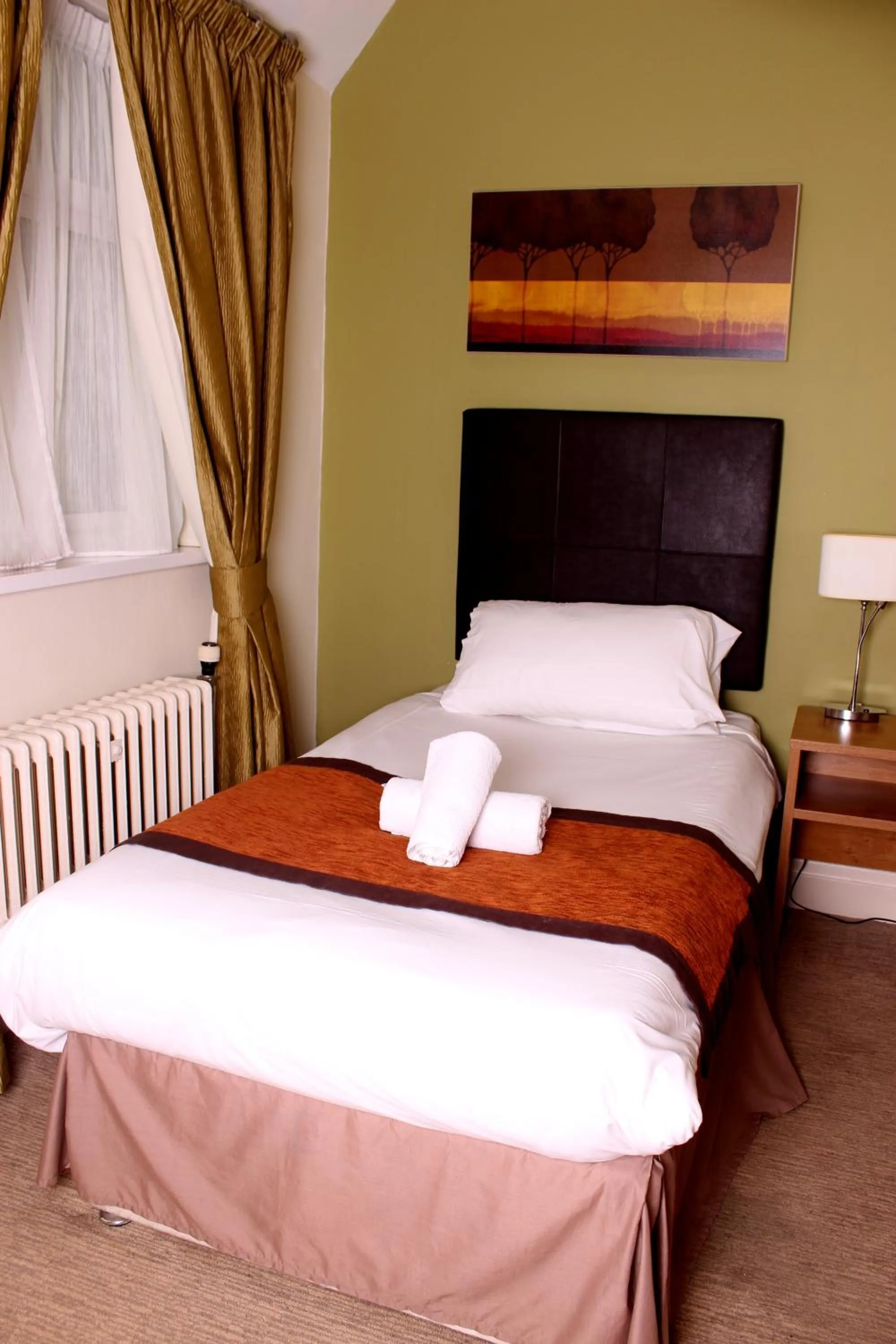 Bedroom, Bed in The Twelve Knights