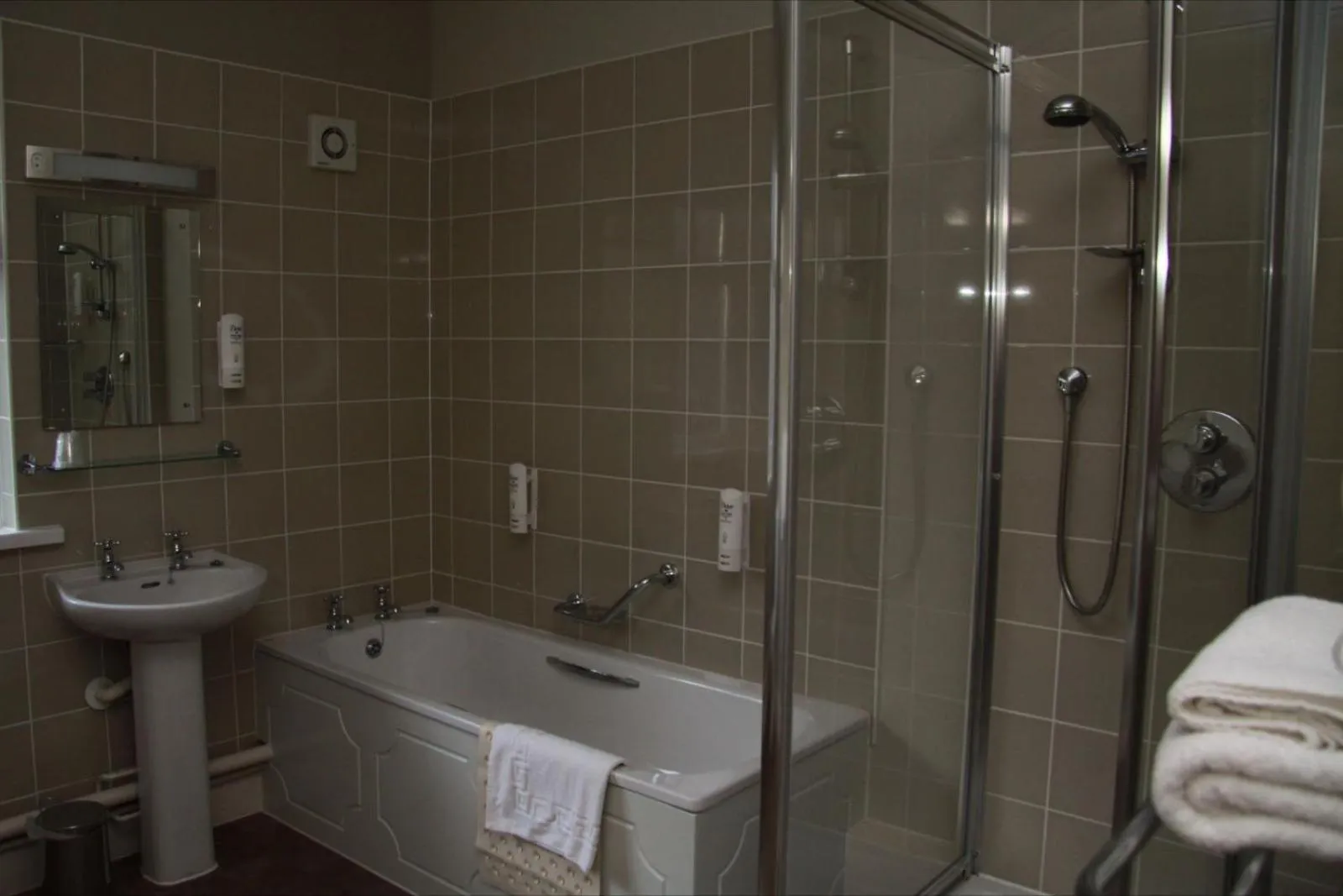 Bathroom in The Twelve Knights