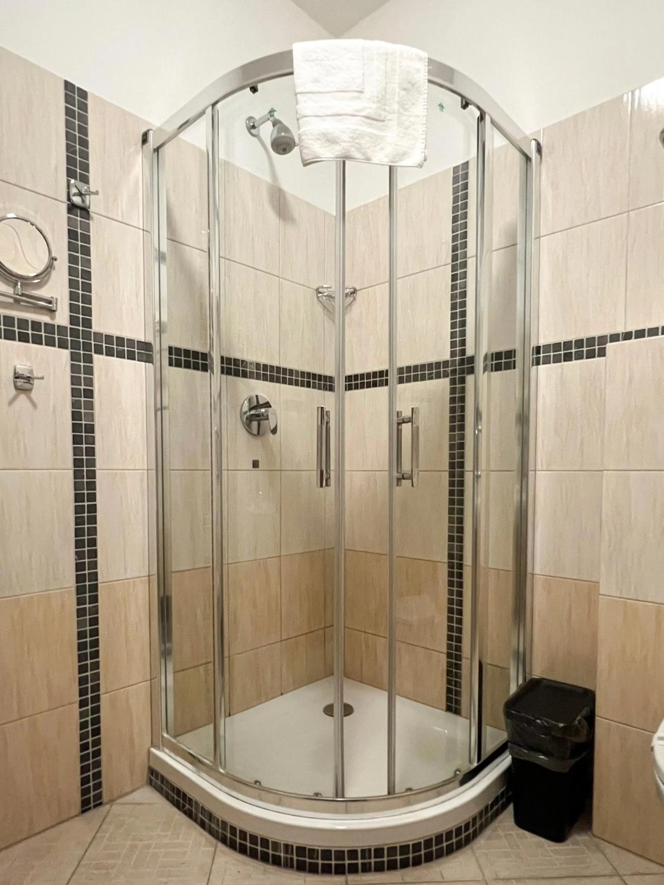 Photo of the whole room in Hotel Lony