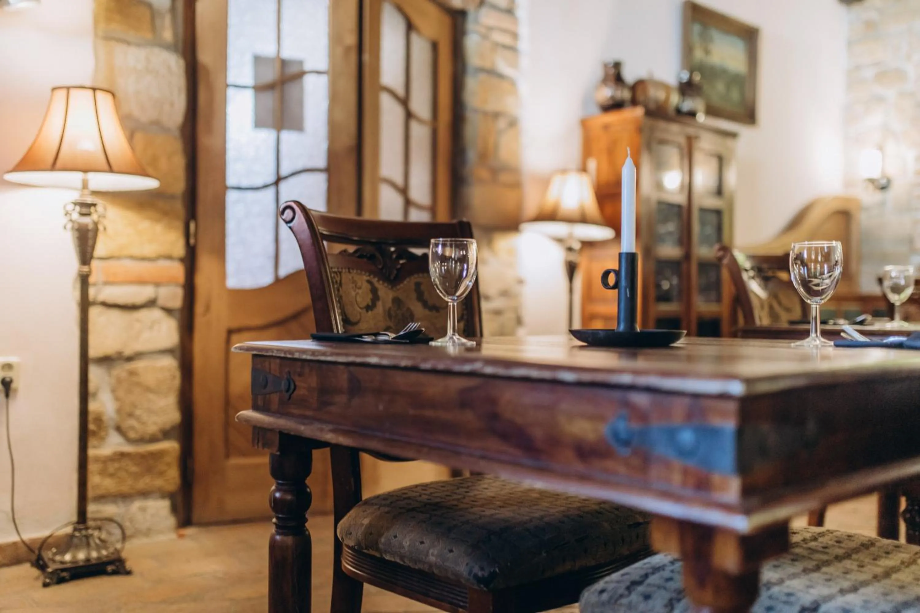 Restaurant/places to eat in Hotel Lony