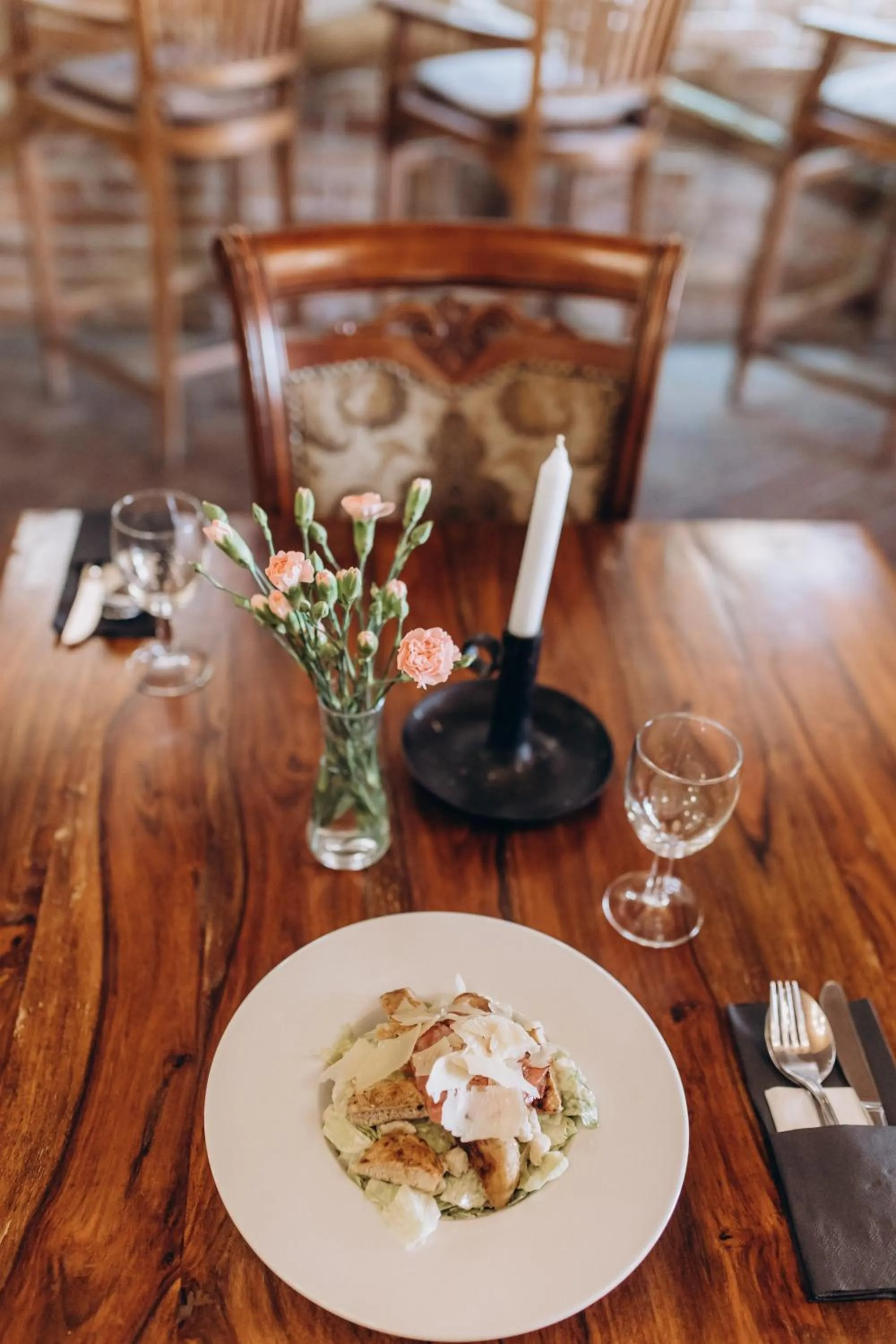 Restaurant/places to eat in Hotel Lony