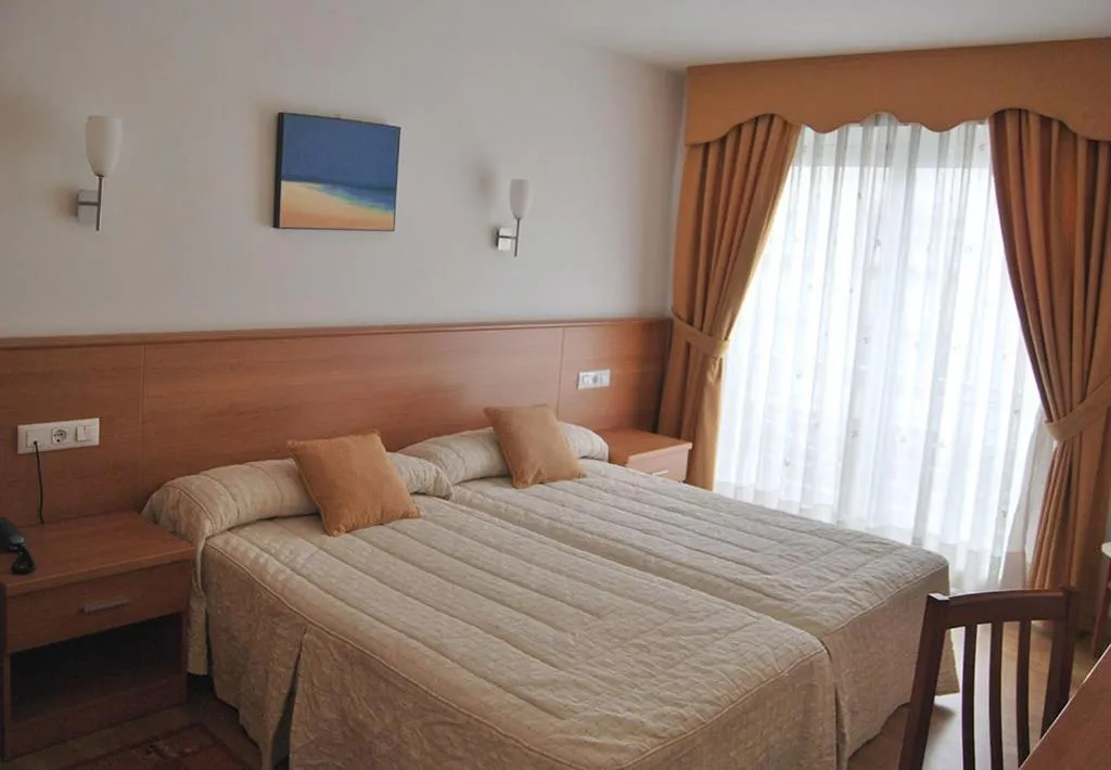 Bed in Hotel Plaza