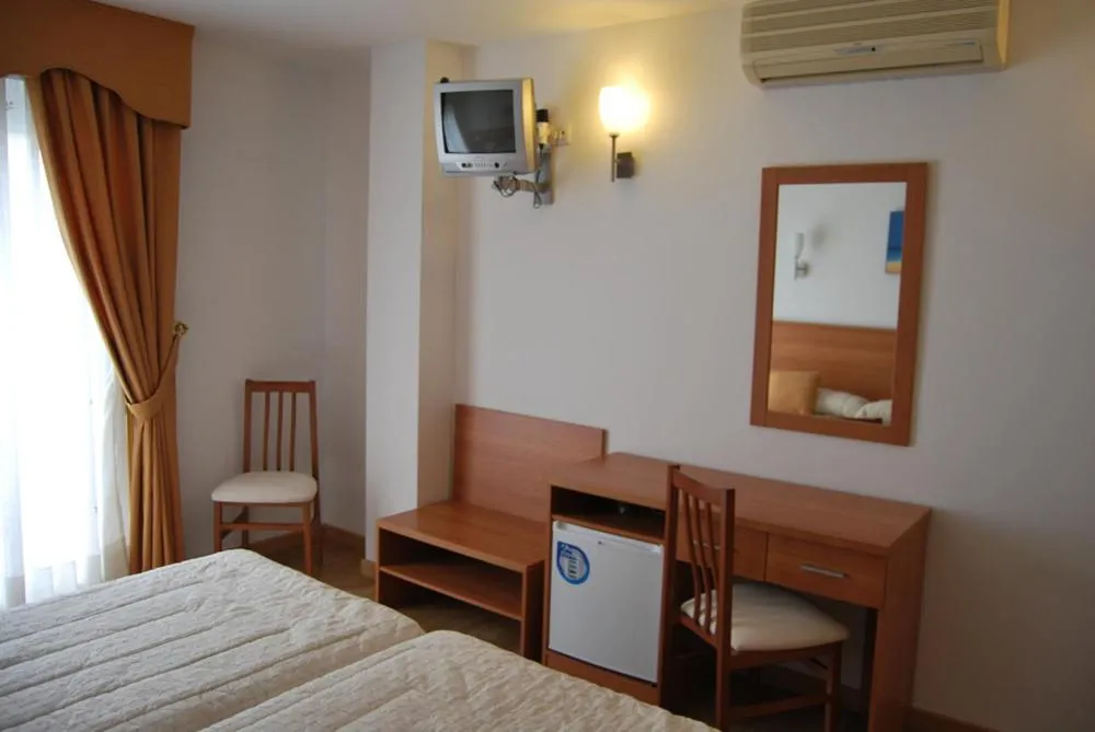 Bed in Hotel Plaza