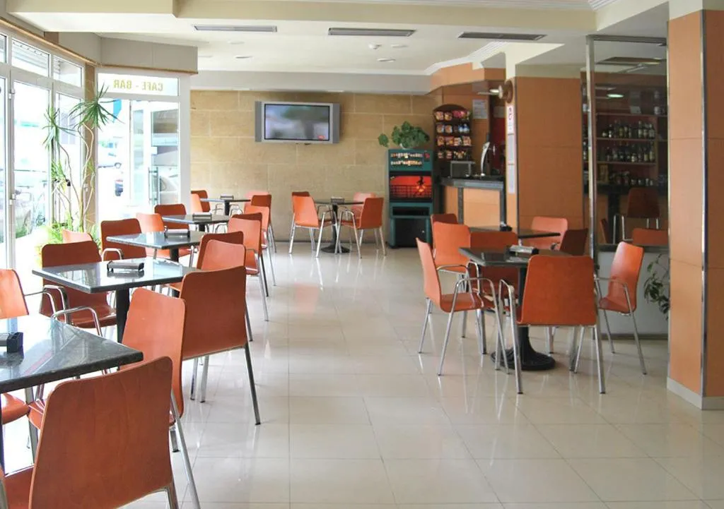 Restaurant/places to eat in Hotel Plaza
