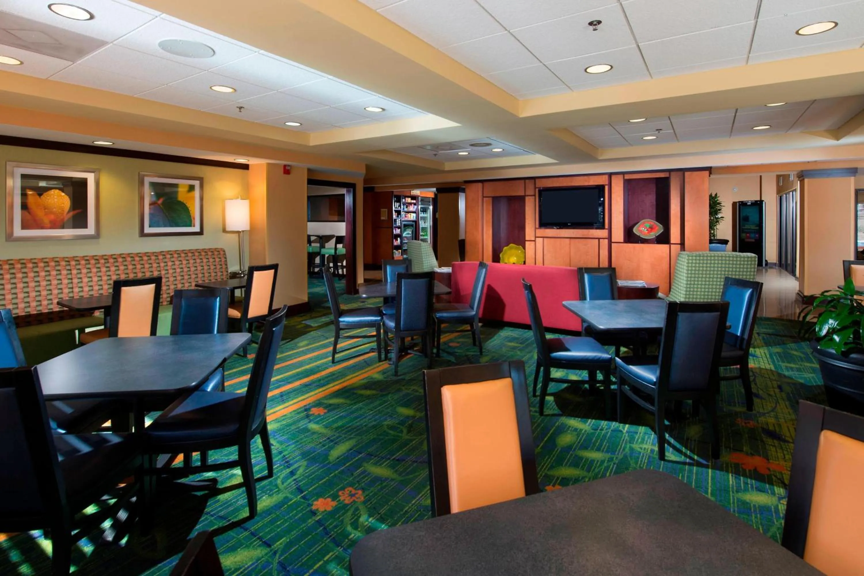 Breakfast in Fairfield Inn & Suites by Marriott Charleston Airport/Convention Center